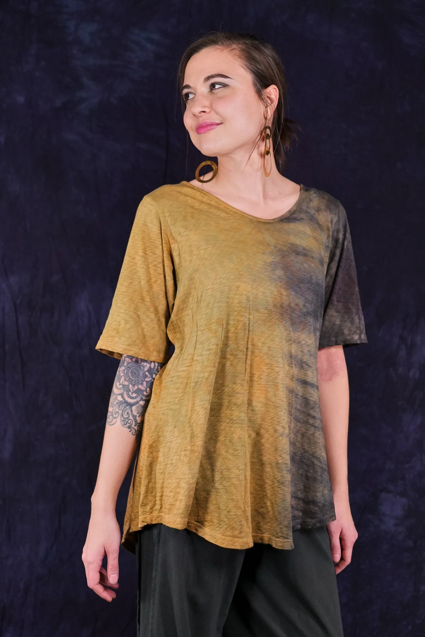 1211HD Lightweight Layer Tee Bronze & Deep Charcoal