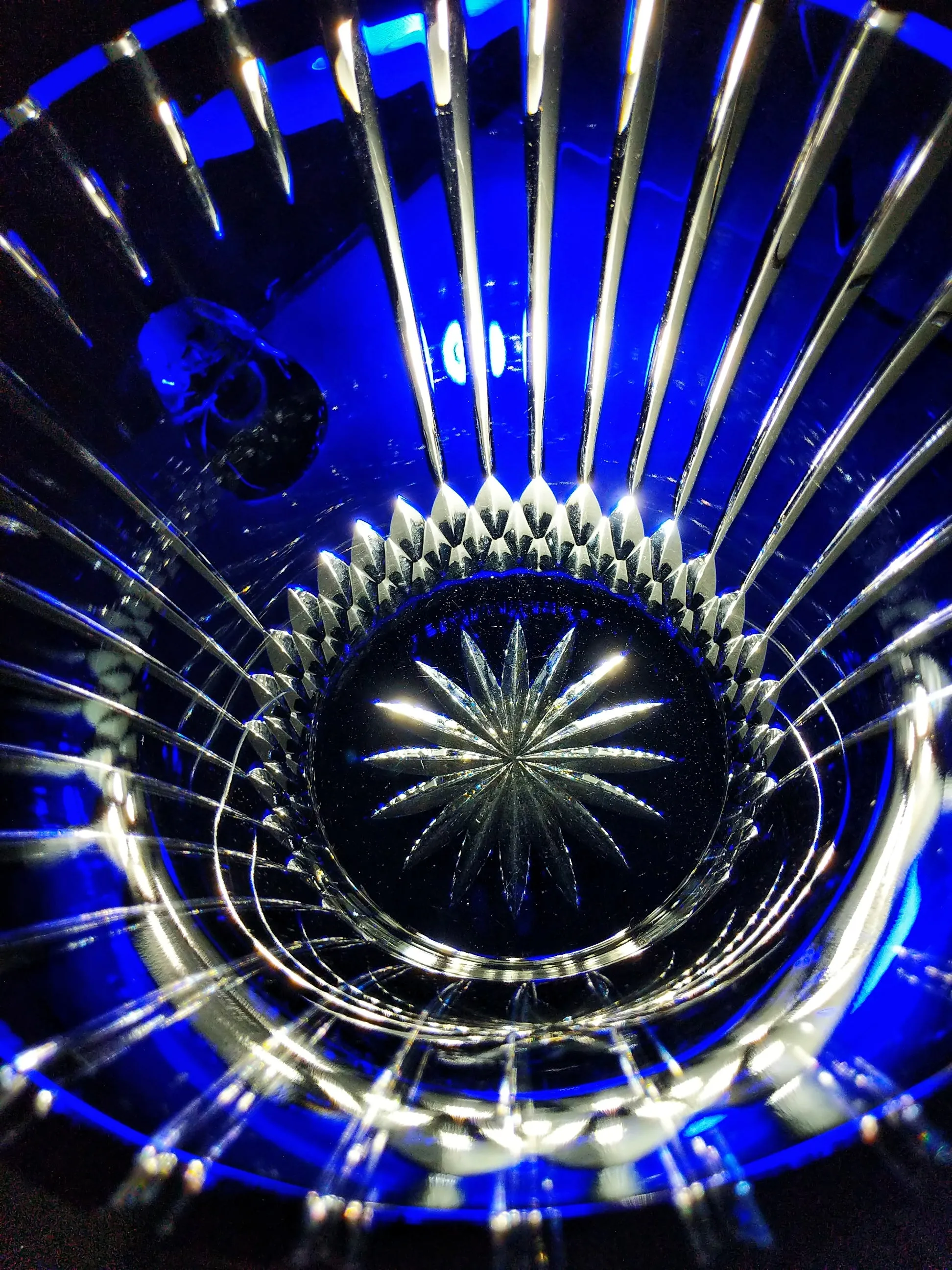 AJKA Cobalt Blue and Clear Cut Large Ice Bucket
