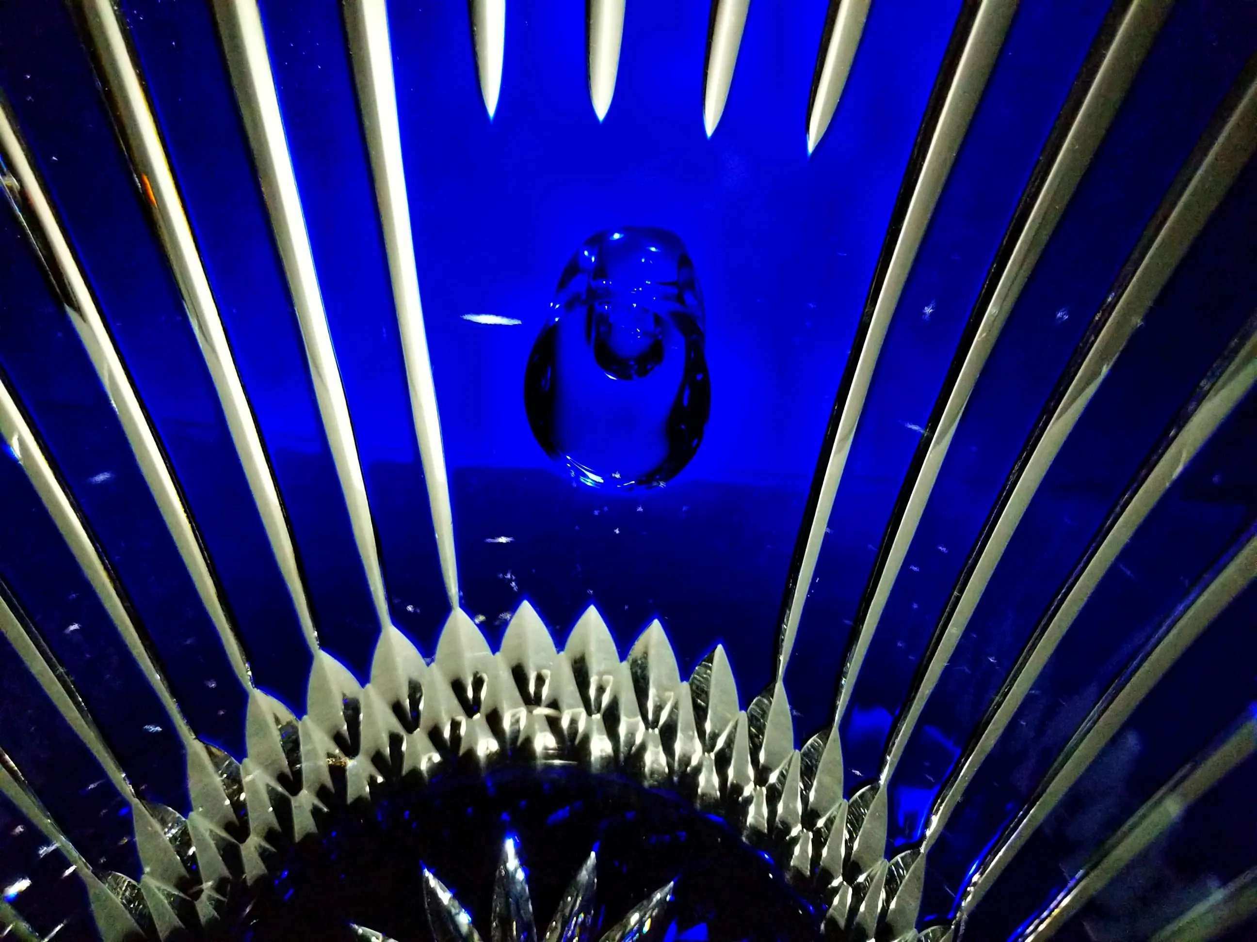 AJKA Cobalt Blue and Clear Cut Large Ice Bucket