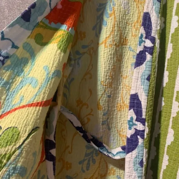 Anthropologie Quilted Floral Robe - size Small