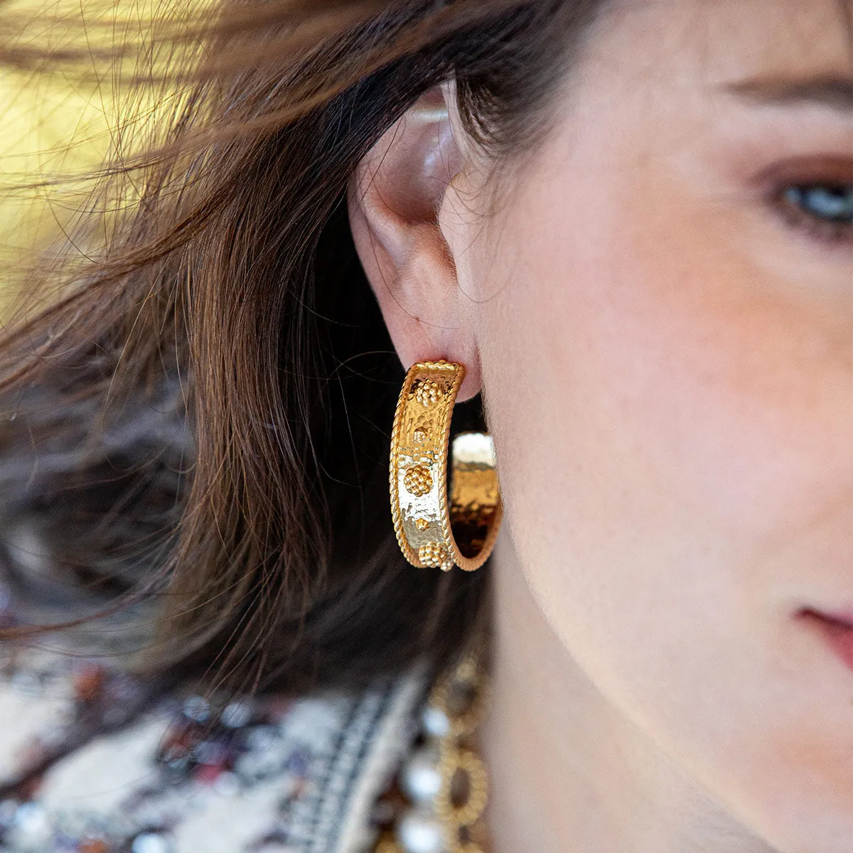 Berry Classic Medium Hoop Earrings - Gold