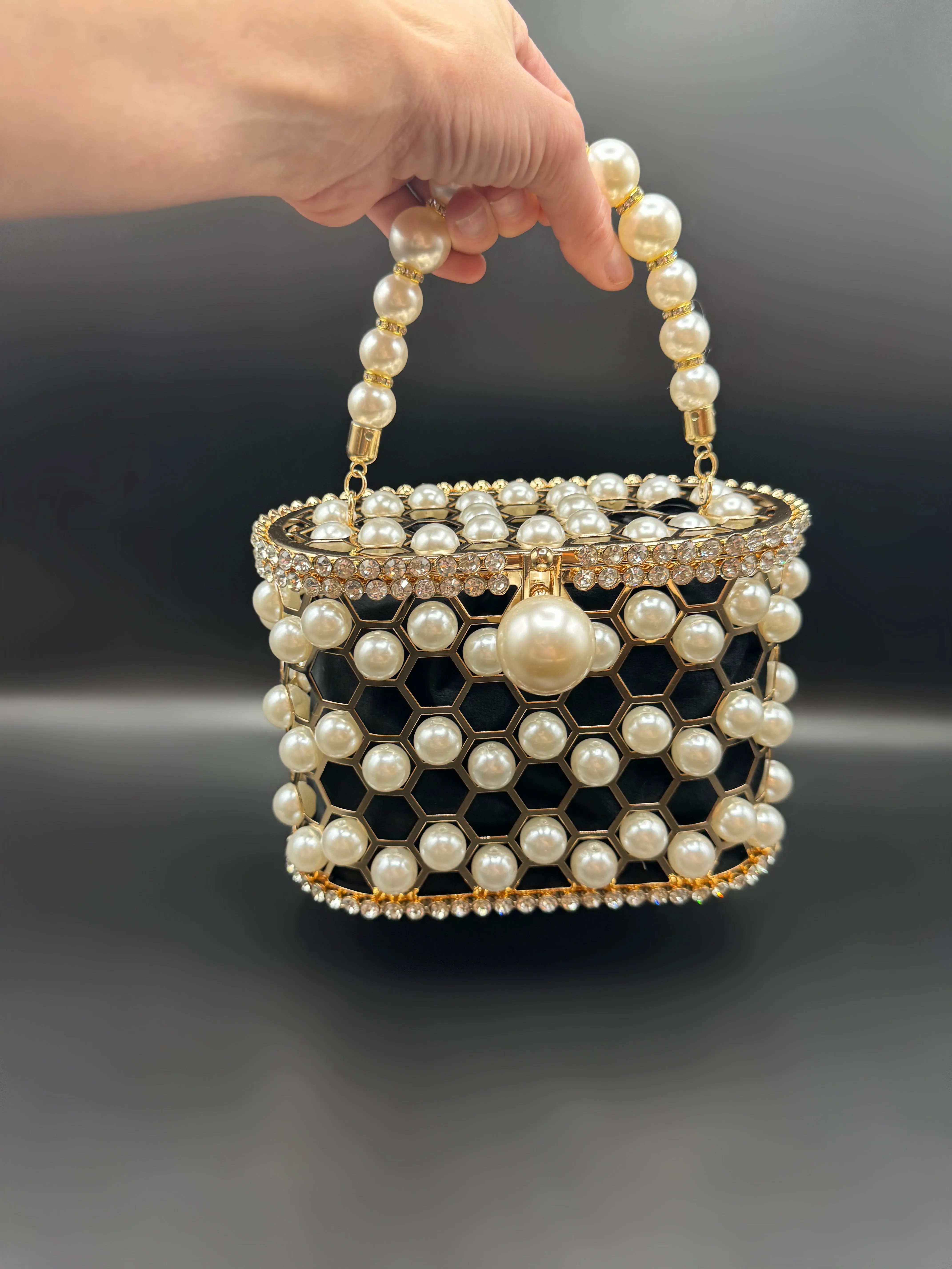 Black Pearl Bucket
