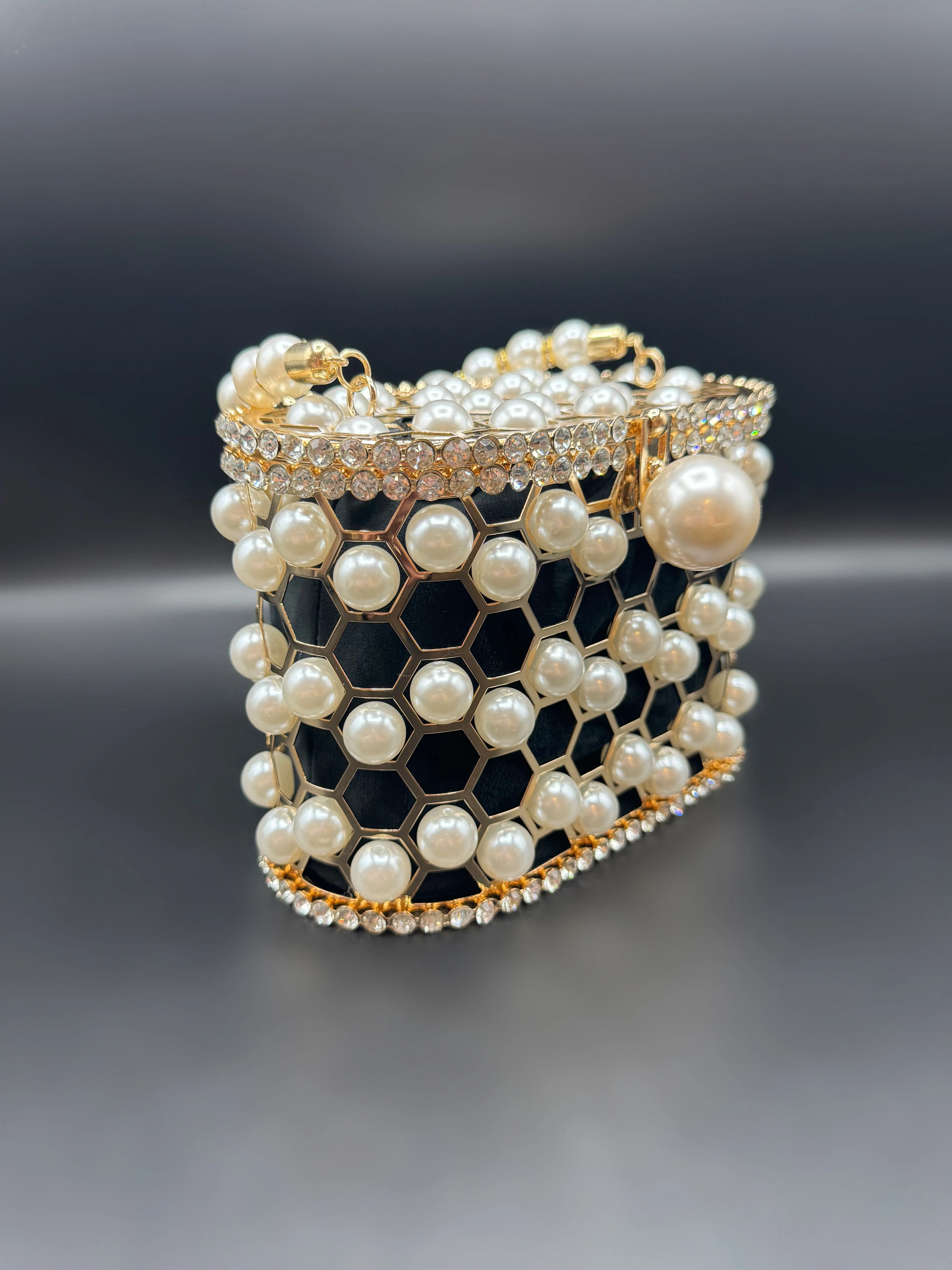 Black Pearl Bucket