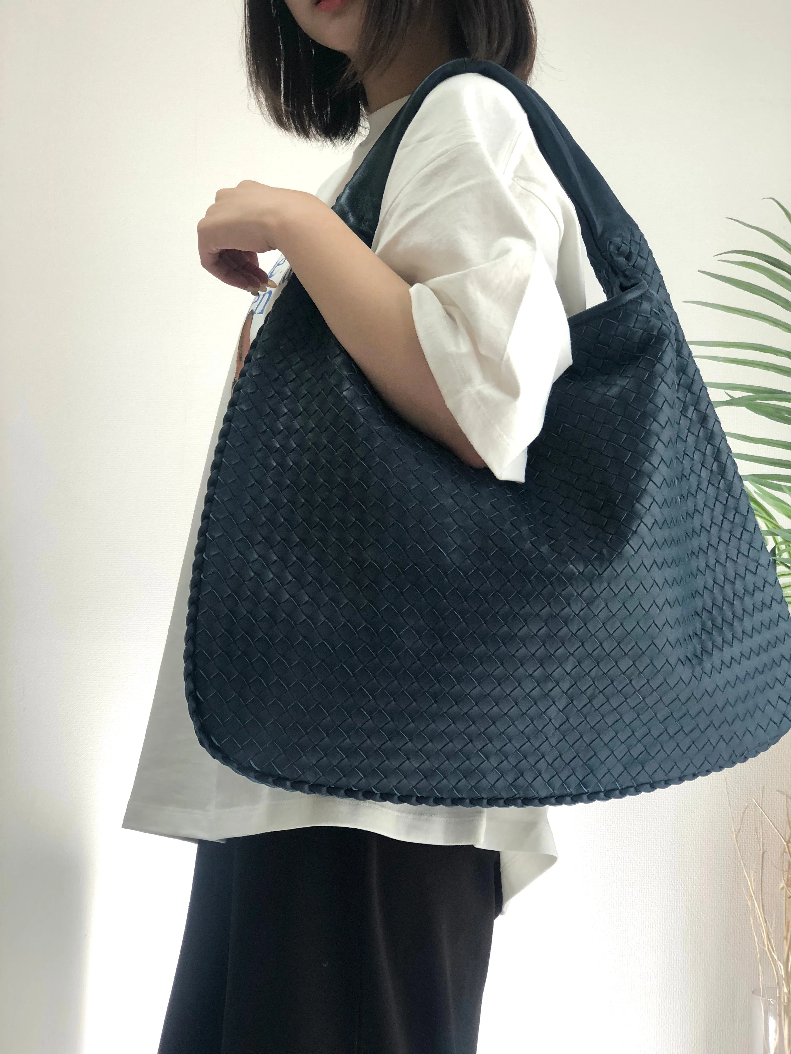 Bottega Veneta Intrecciato Leather Hobo bag Blue Vintage awvey7
