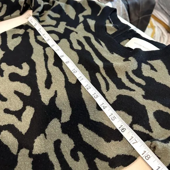 Brochu Walker Animal Print Sweater Green Black Back Zip Long Sleeve Size