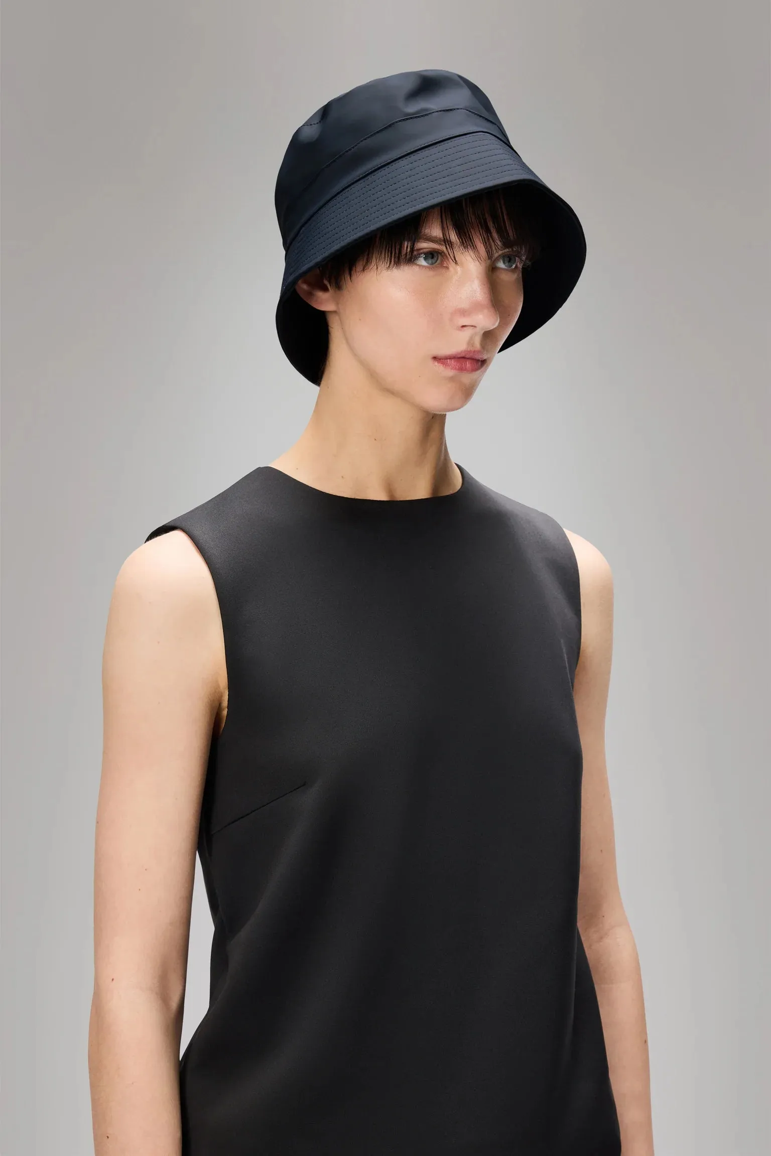 Cappello da Pioggia Bucket Hat RAINS Impermeabile W2 Navy