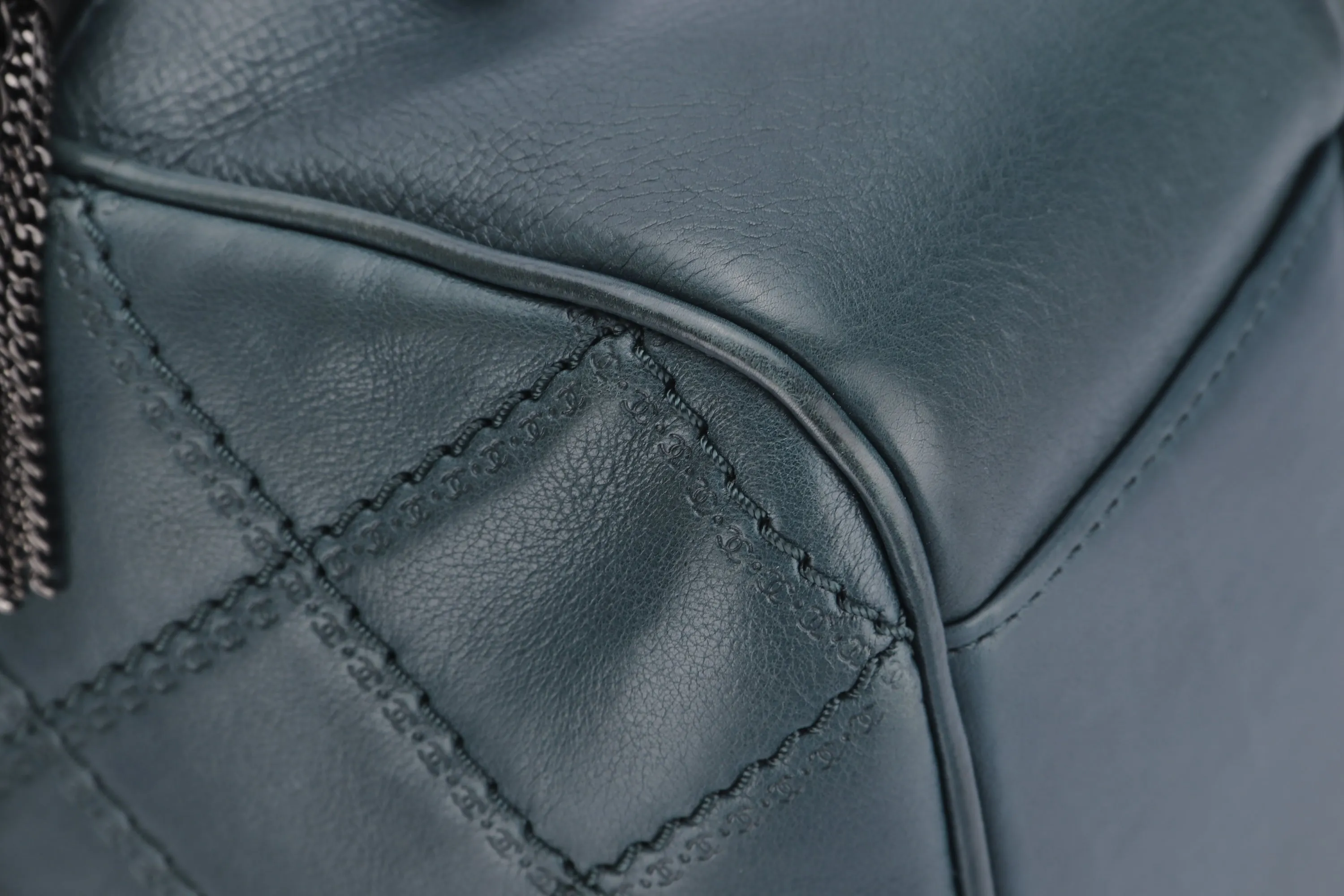 CHANEL COCO SPORRAN FLAP (1818xxxx) JUMBO DARK GREEN QUILTED CALFSKIN RUTHENLUM HARDWARE, WITH DUST COVER & BOX, NO CARD