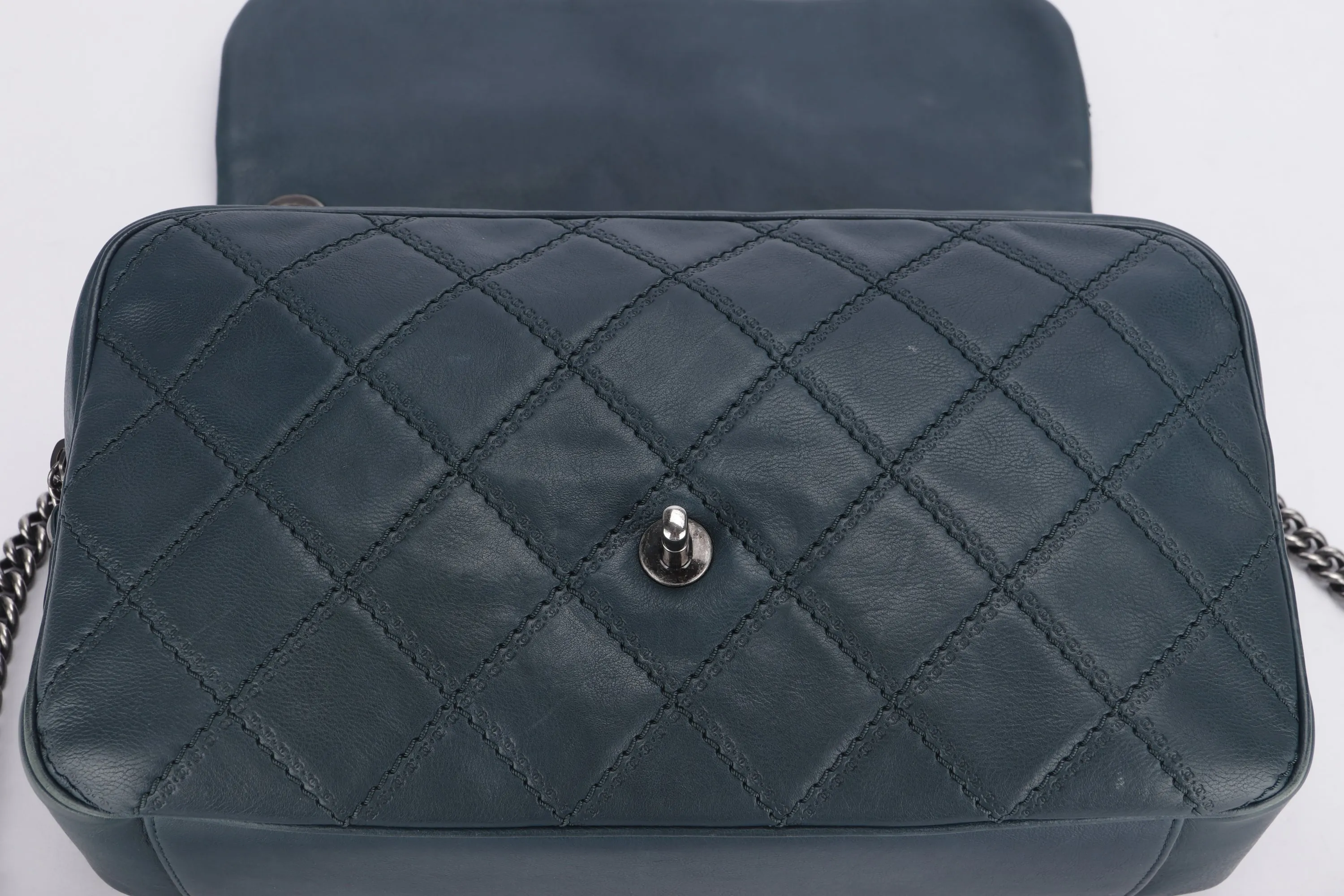 CHANEL COCO SPORRAN FLAP (1818xxxx) JUMBO DARK GREEN QUILTED CALFSKIN RUTHENLUM HARDWARE, WITH DUST COVER & BOX, NO CARD
