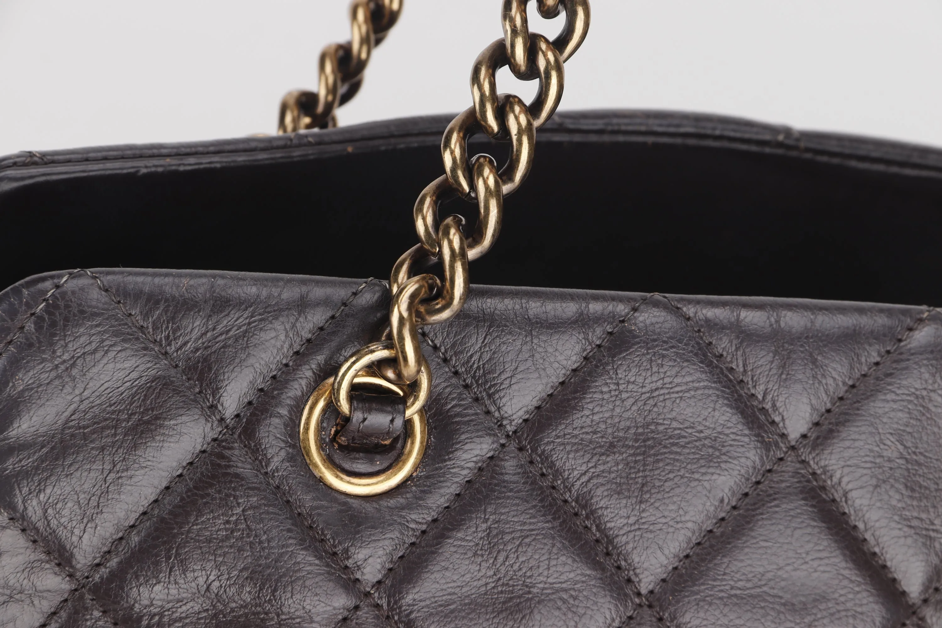 CHANEL QUILTED MATELASSE LAMBSKIN CC LOGO SHOULDER BAG (1739xxxx) GOLD HARDWARE, NO CARD & DUST COVER