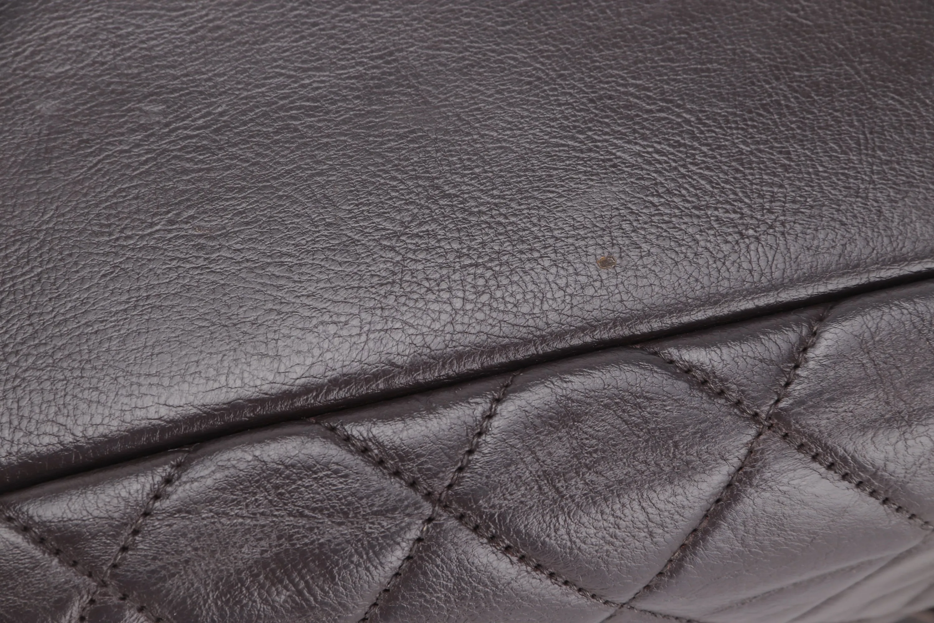CHANEL QUILTED MATELASSE LAMBSKIN CC LOGO SHOULDER BAG (1739xxxx) GOLD HARDWARE, NO CARD & DUST COVER