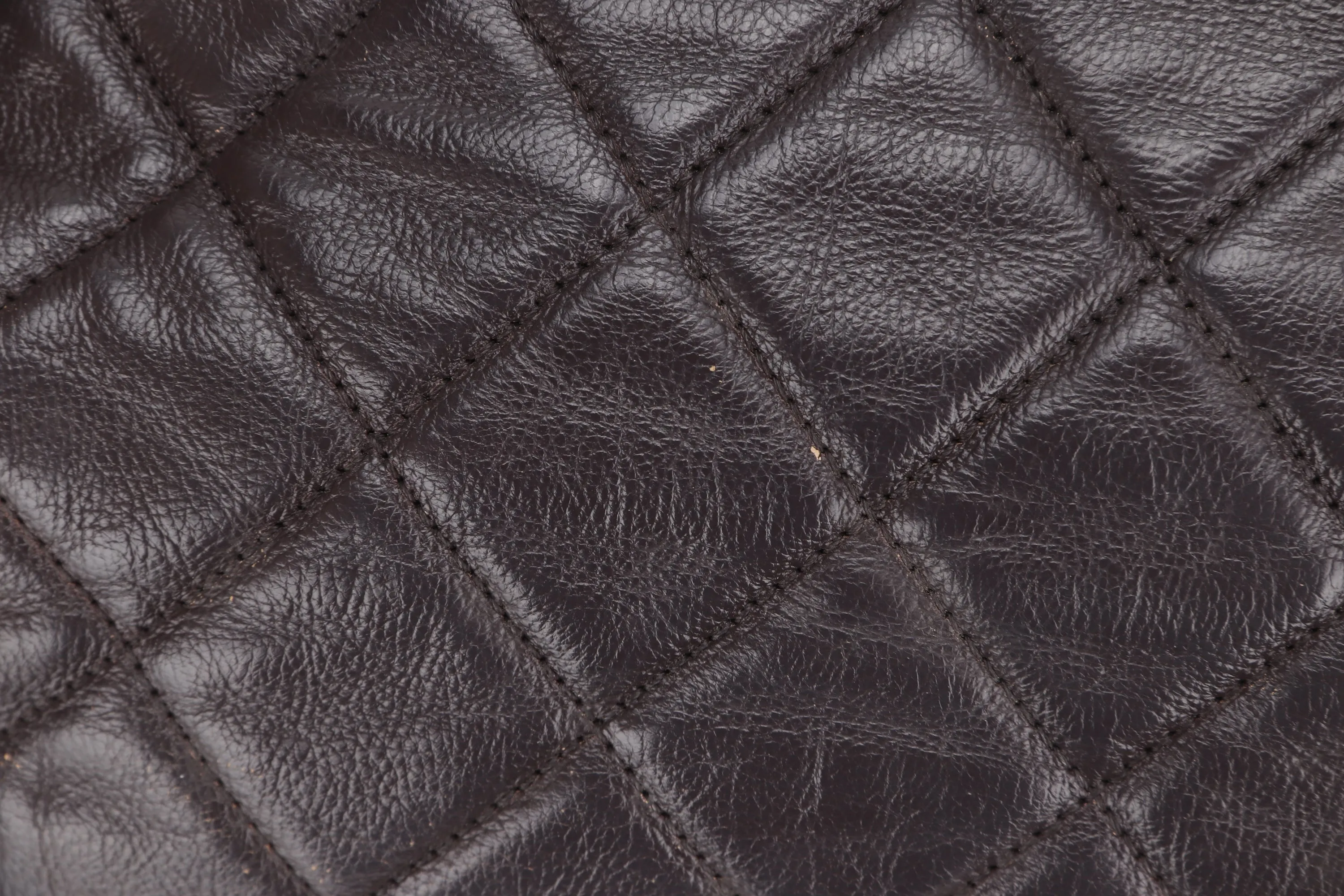CHANEL QUILTED MATELASSE LAMBSKIN CC LOGO SHOULDER BAG (1739xxxx) GOLD HARDWARE, NO CARD & DUST COVER
