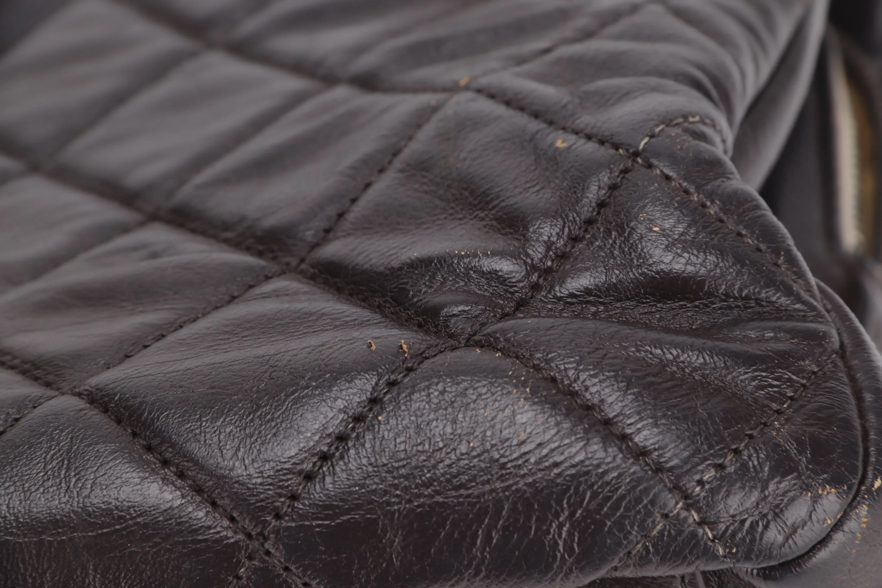 CHANEL QUILTED MATELASSE LAMBSKIN CC LOGO SHOULDER BAG (1739xxxx) GOLD HARDWARE, NO CARD & DUST COVER