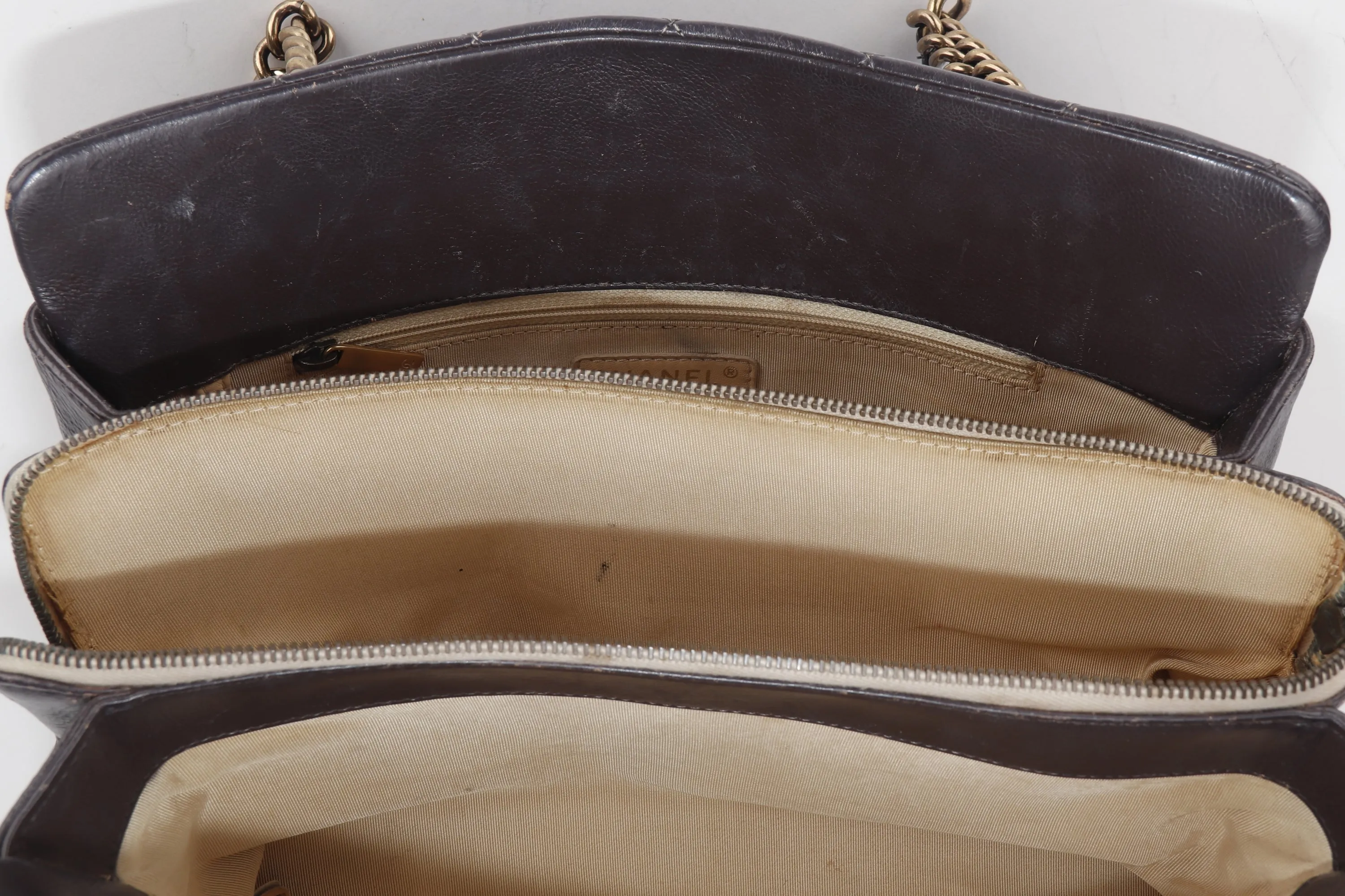 CHANEL QUILTED MATELASSE LAMBSKIN CC LOGO SHOULDER BAG (1739xxxx) GOLD HARDWARE, NO CARD & DUST COVER