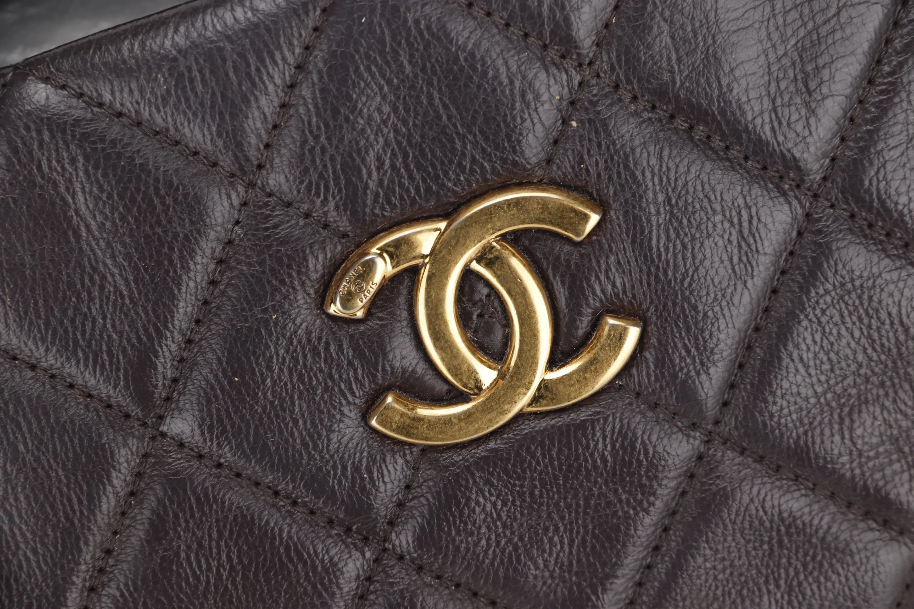 CHANEL QUILTED MATELASSE LAMBSKIN CC LOGO SHOULDER BAG (1739xxxx) GOLD HARDWARE, NO CARD & DUST COVER