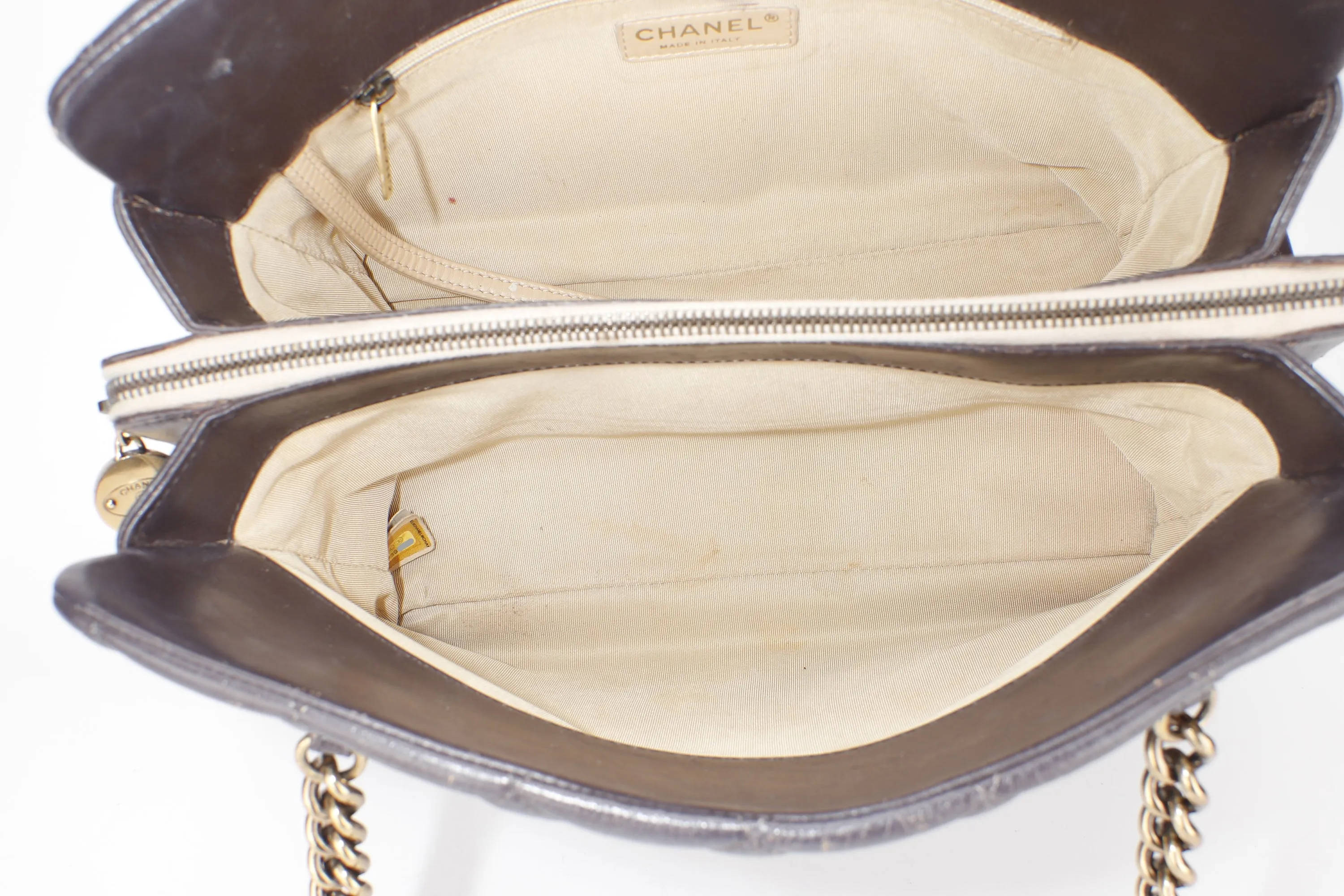 CHANEL QUILTED MATELASSE LAMBSKIN CC LOGO SHOULDER BAG (1739xxxx) GOLD HARDWARE, NO CARD & DUST COVER