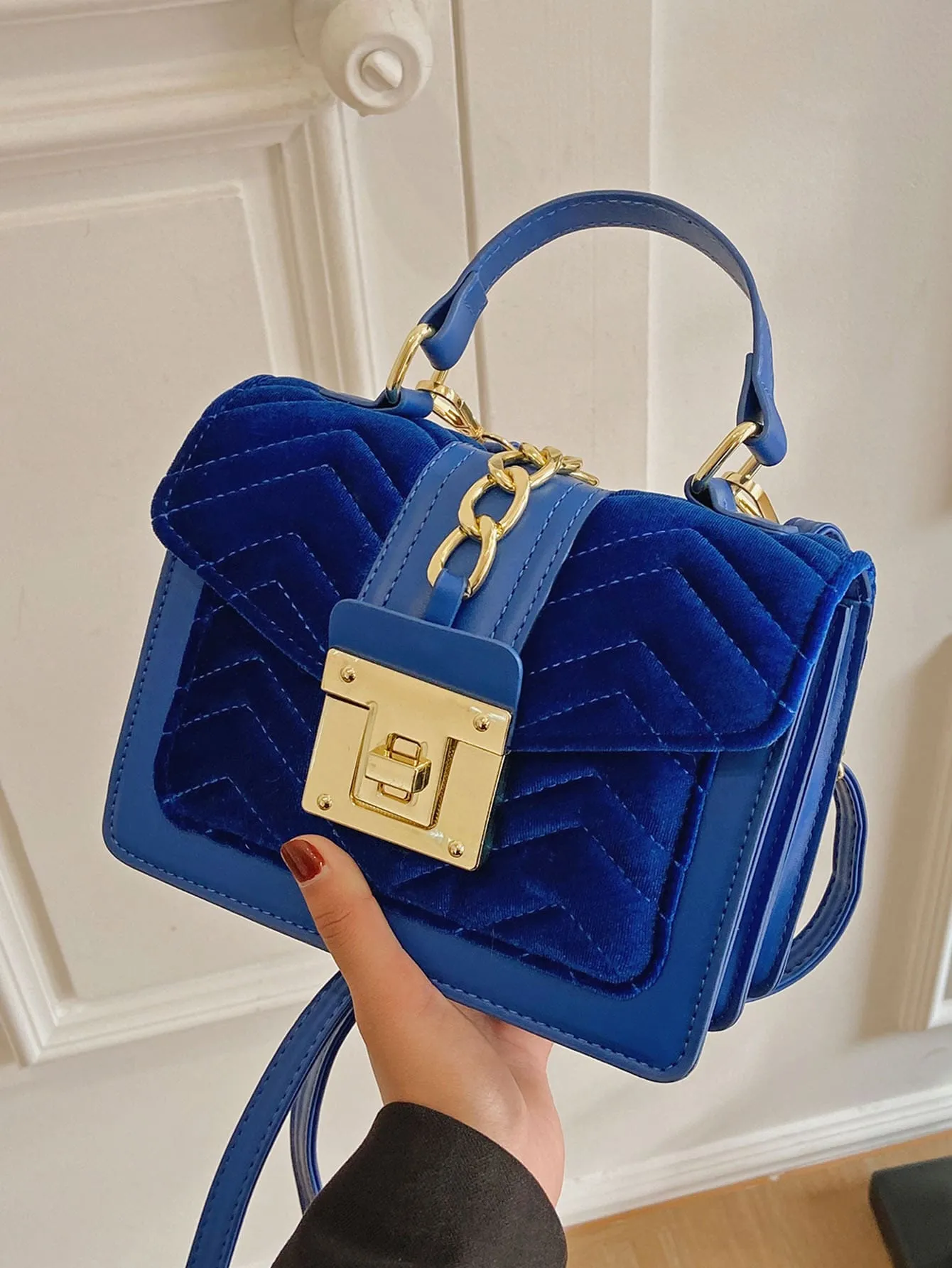 Chevron Quilted Chain Square Bag - Blue