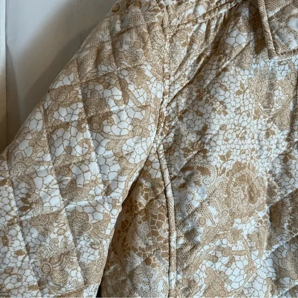 Chicos Lace Print Lightweight Quilted Jacket Womens Size XL Tan Button Down‎ NWT
