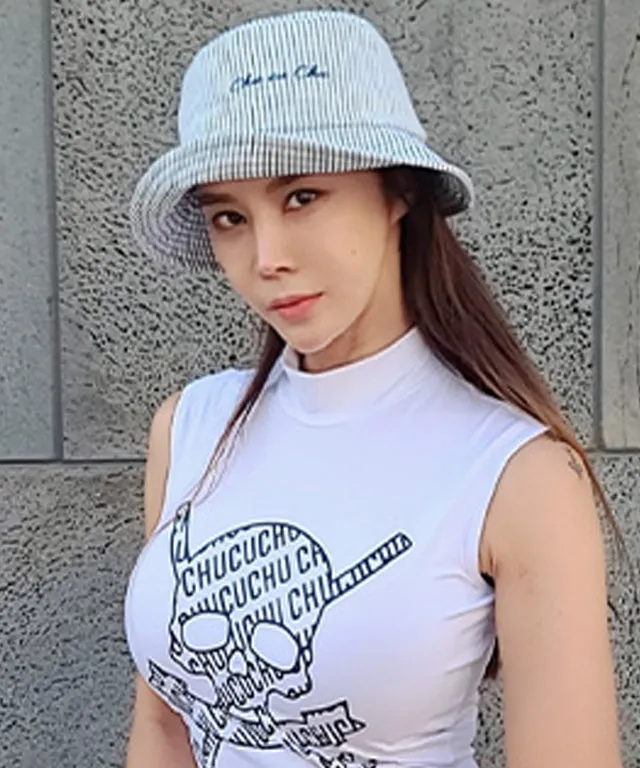 CHUCUCHU Stripe Bucket Hat - Navy