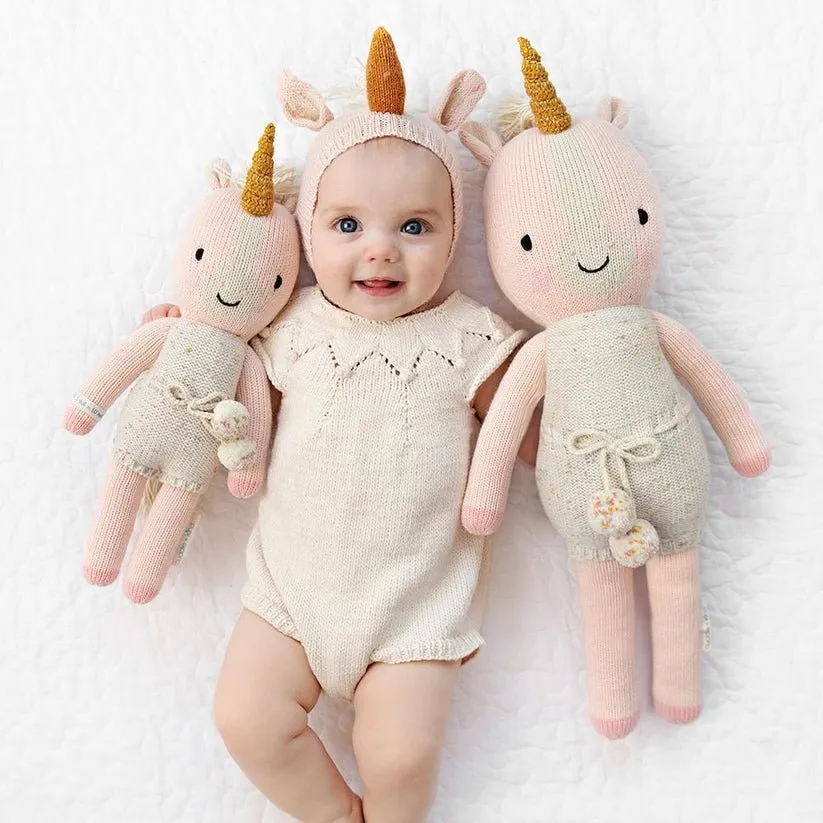 cuddle   kind Ella the unicorn - Little