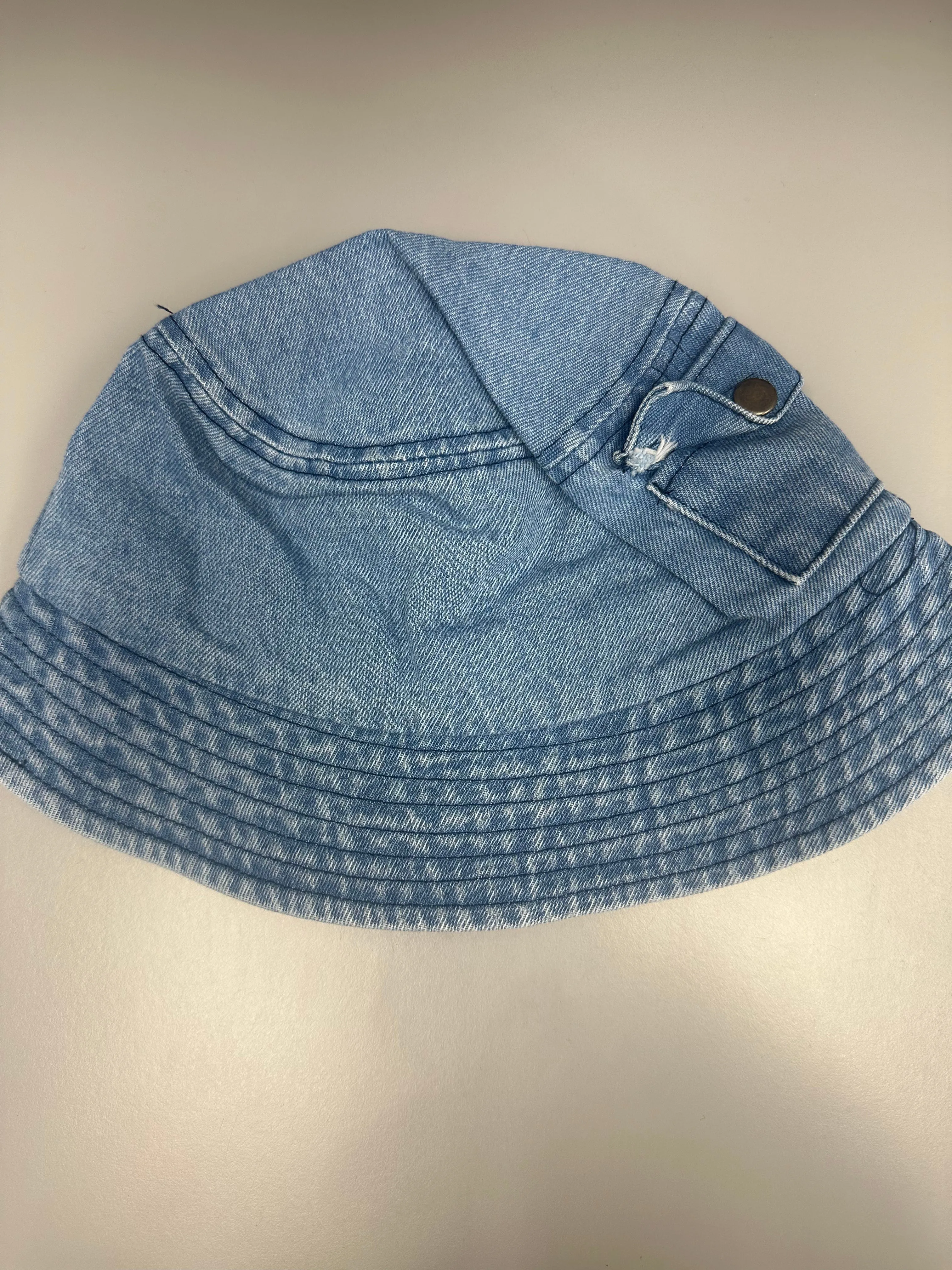 DENIM BUCKET HAT