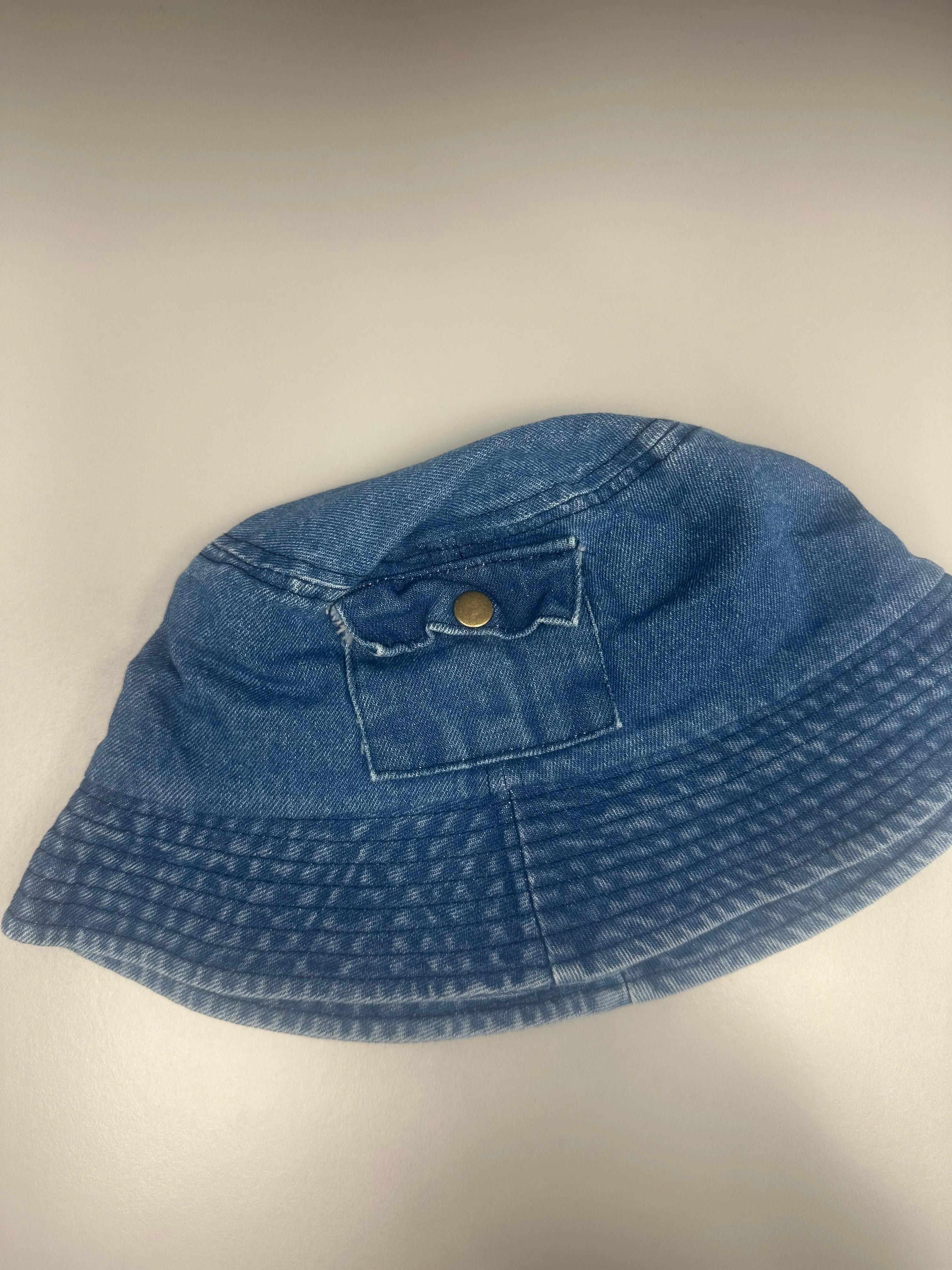 DENIM BUCKET HAT