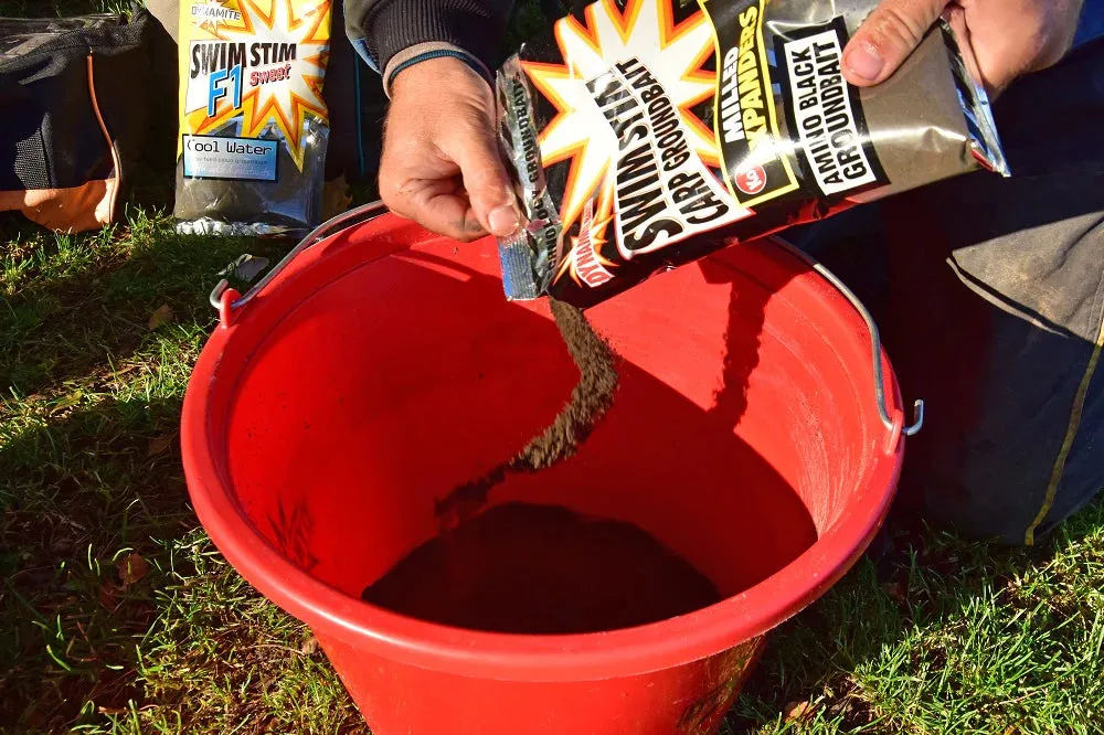 DYNAMITE Red Match Bucket
