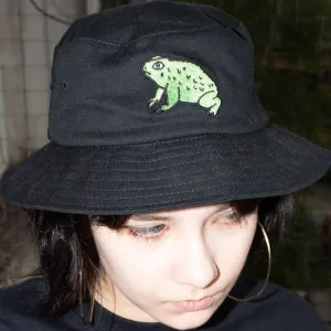 frog bucket hat