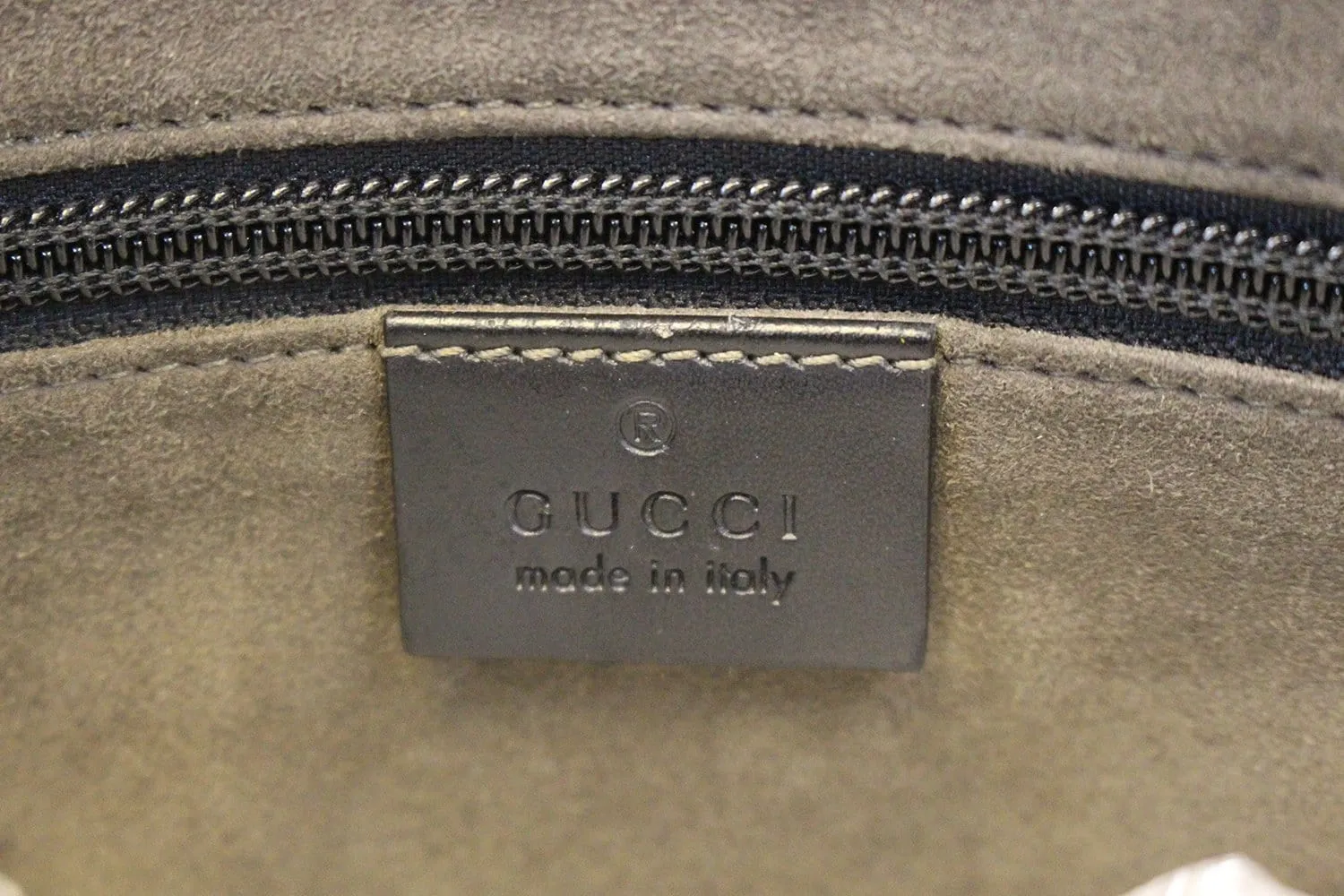 Gucci GG Signature Leather Black Messenger Bag 406408