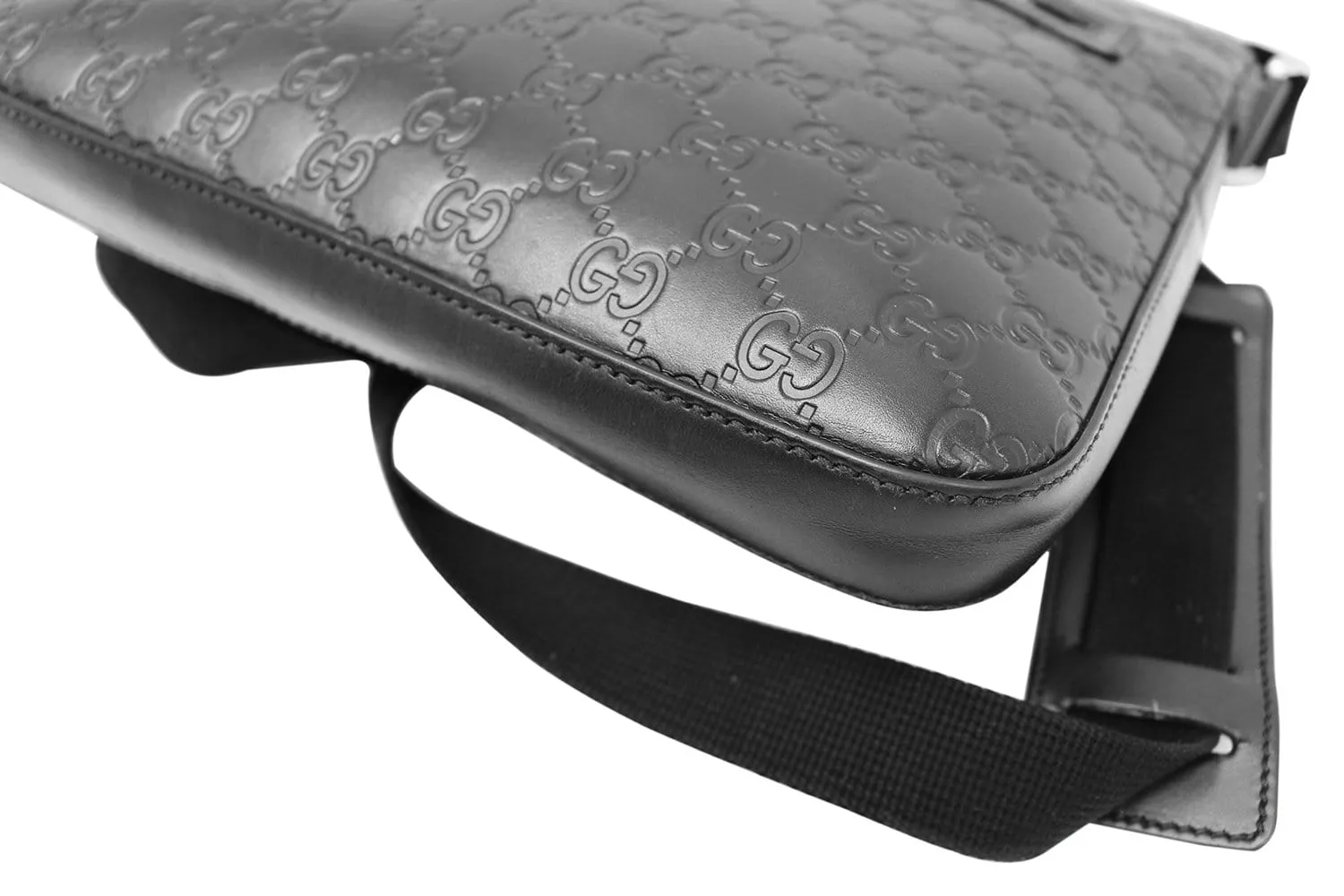 Gucci GG Signature Leather Black Messenger Bag 406408