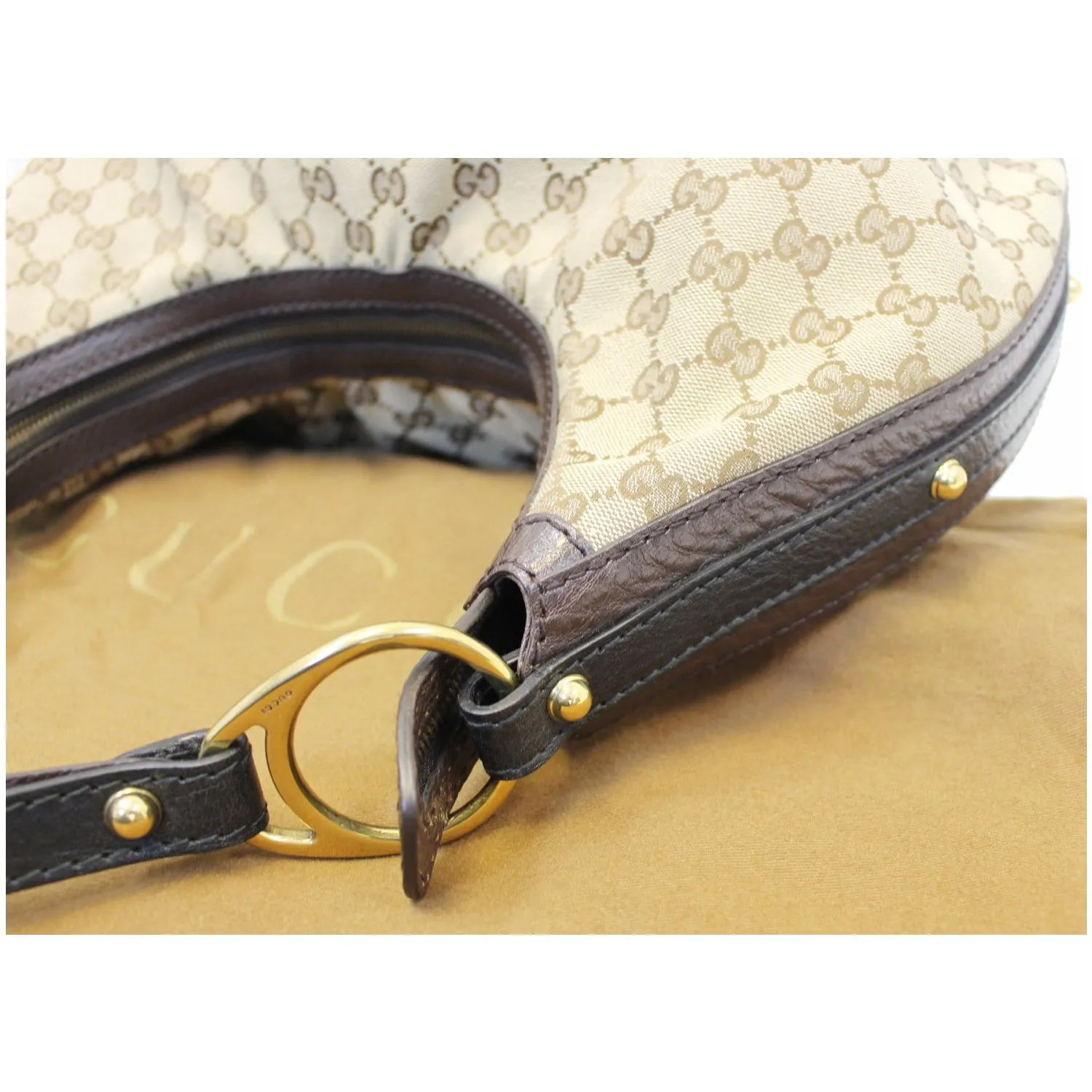 GUCCI Interlocking G Medium GG Canvas Hobo Bag Beige