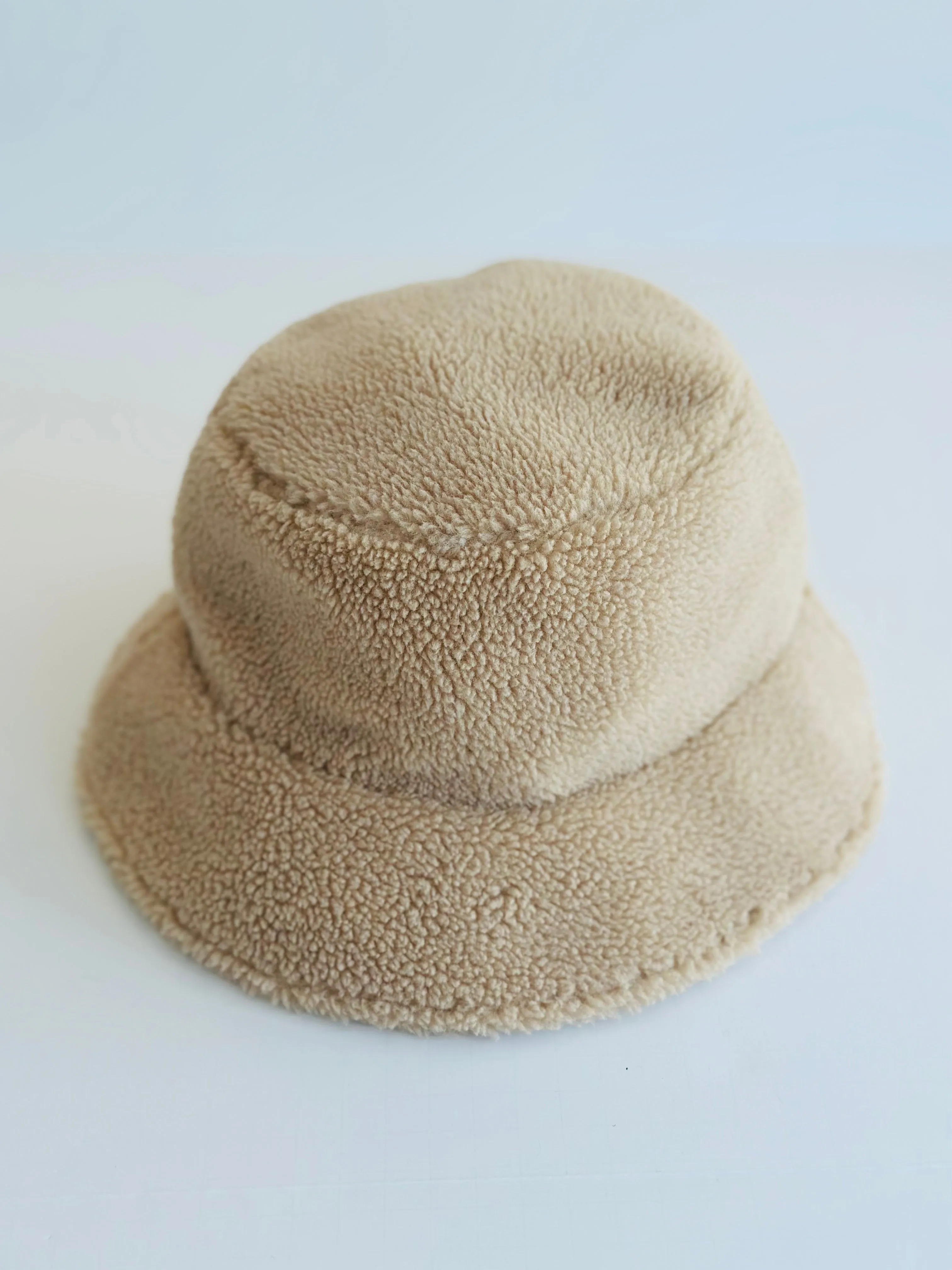 H53 FLEECE BUCKET HAT
