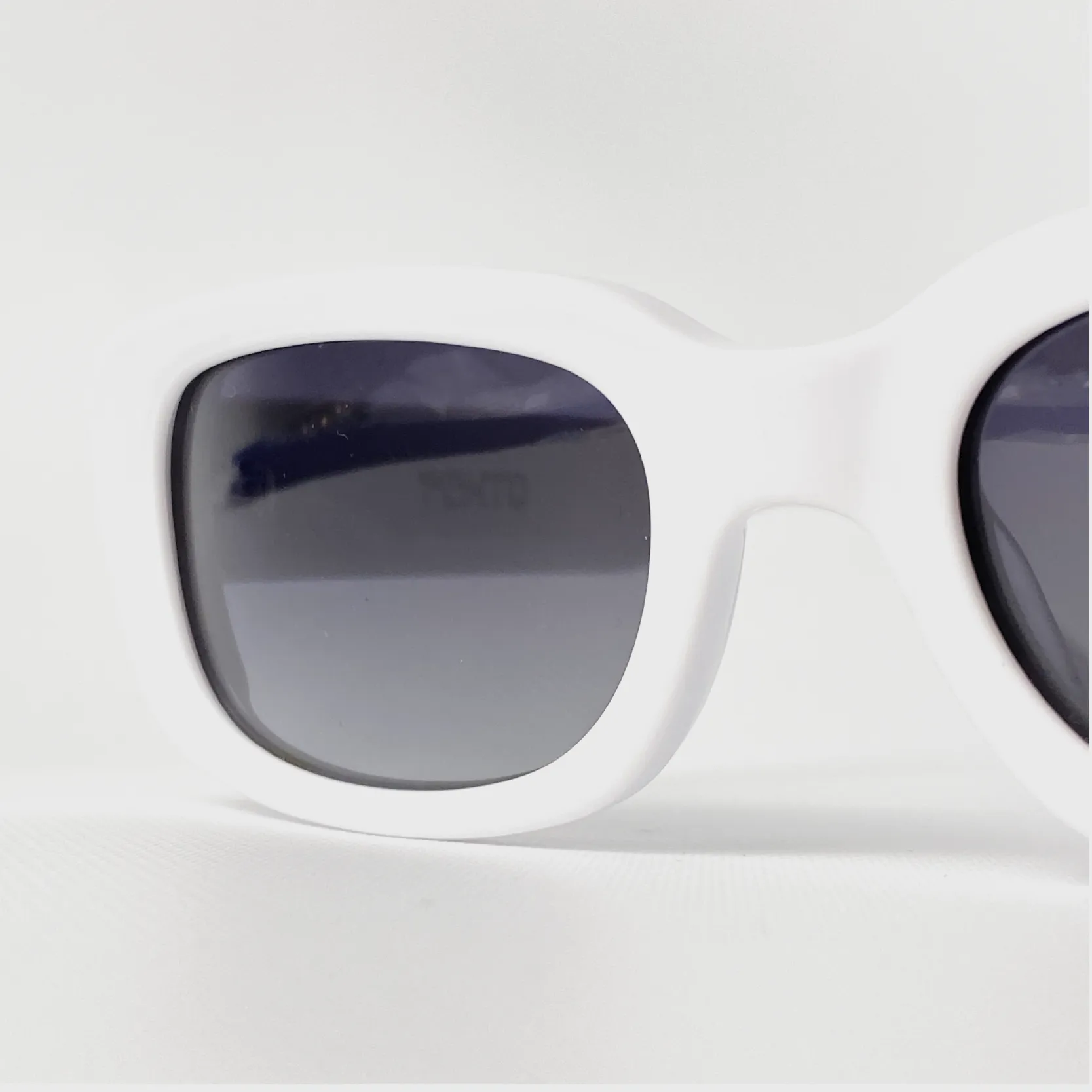 Jamming Sunglasses - White
