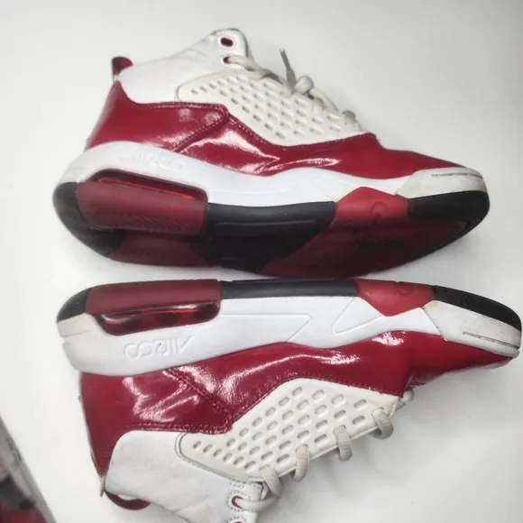 Jordan Maxin 200 White Gym Red 5.5 Youth Women's 7