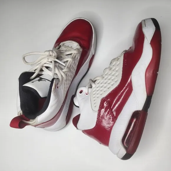 Jordan Maxin 200 White Gym Red 5.5 Youth Women's 7