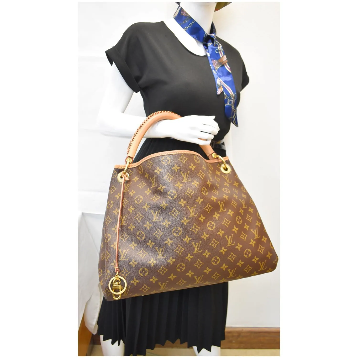 LOUIS VUITTON Artsy MM Monogram Canvas Hobo Bag Brown