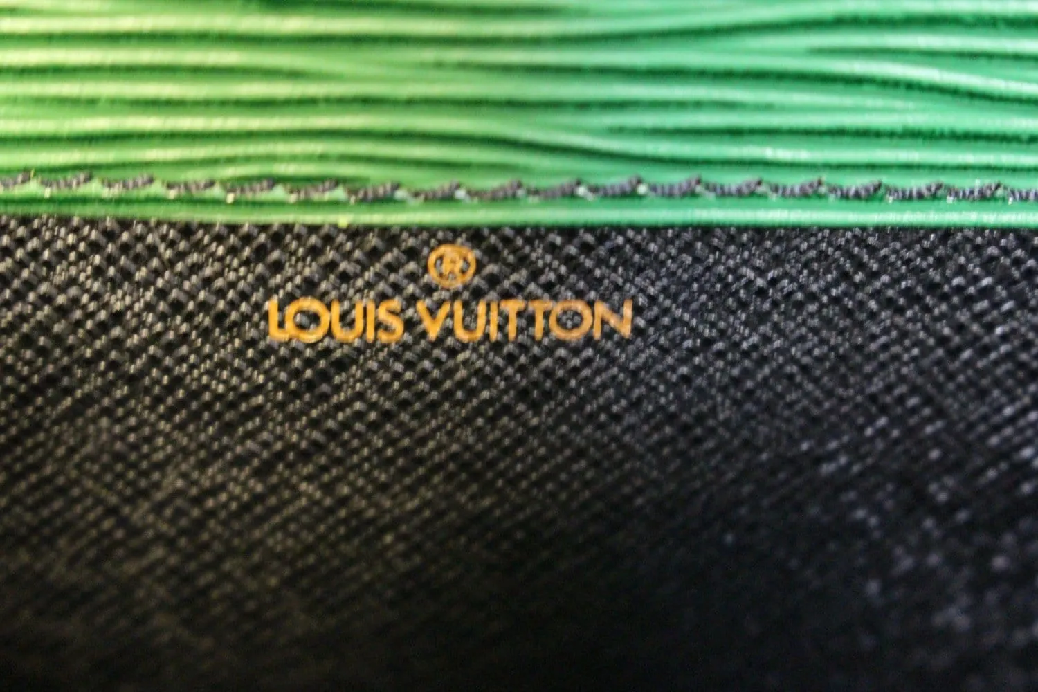 LOUIS VUITTON Epi Leather Cartouchiere MM Messenger Bag