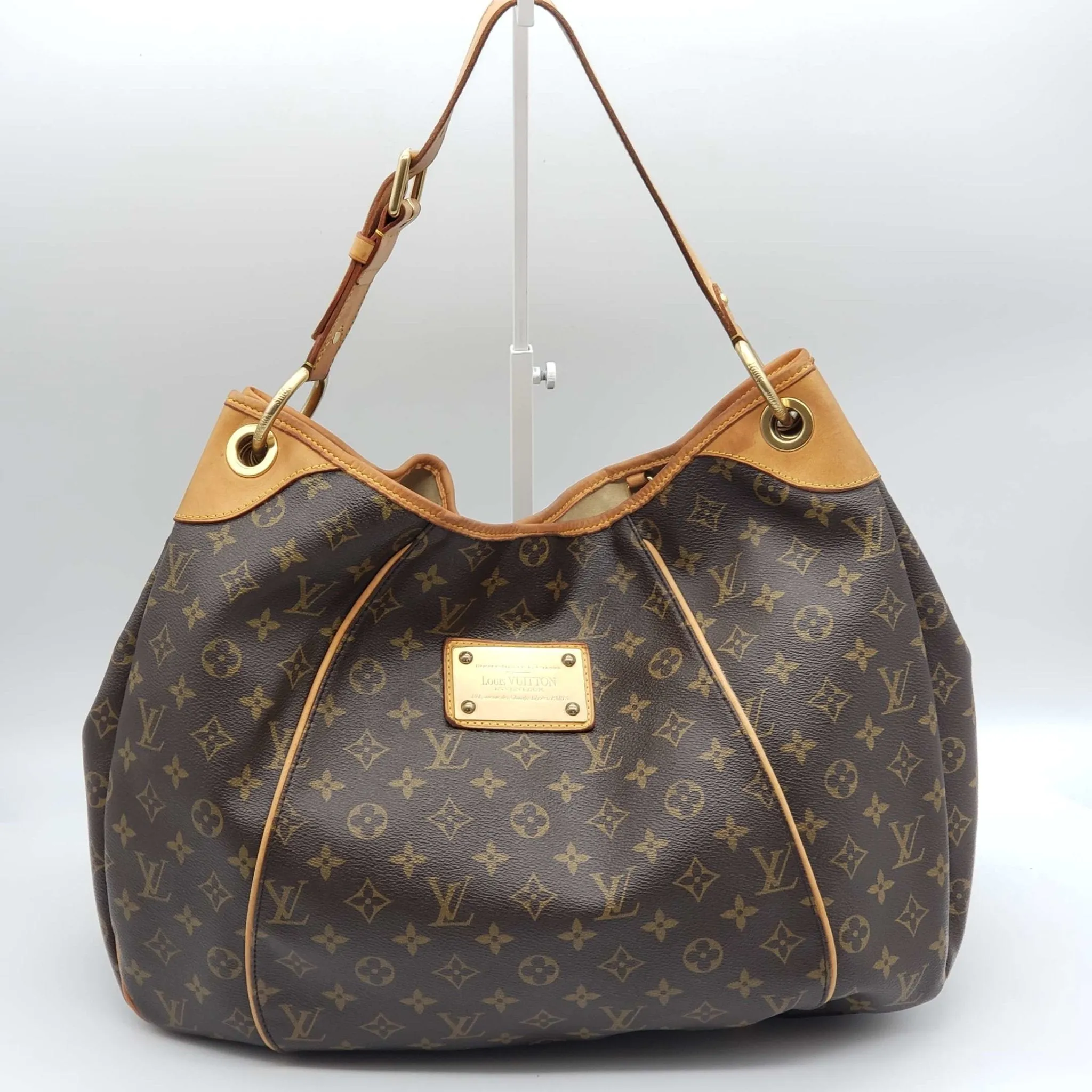 Louis Vuitton Galliera GM Monogram Hobo Bag