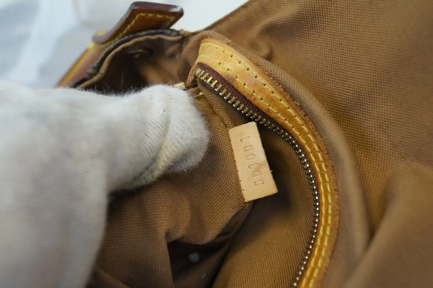 LOUIS VUITTON Monogram Canvas Looping Brown Satchel Handbag