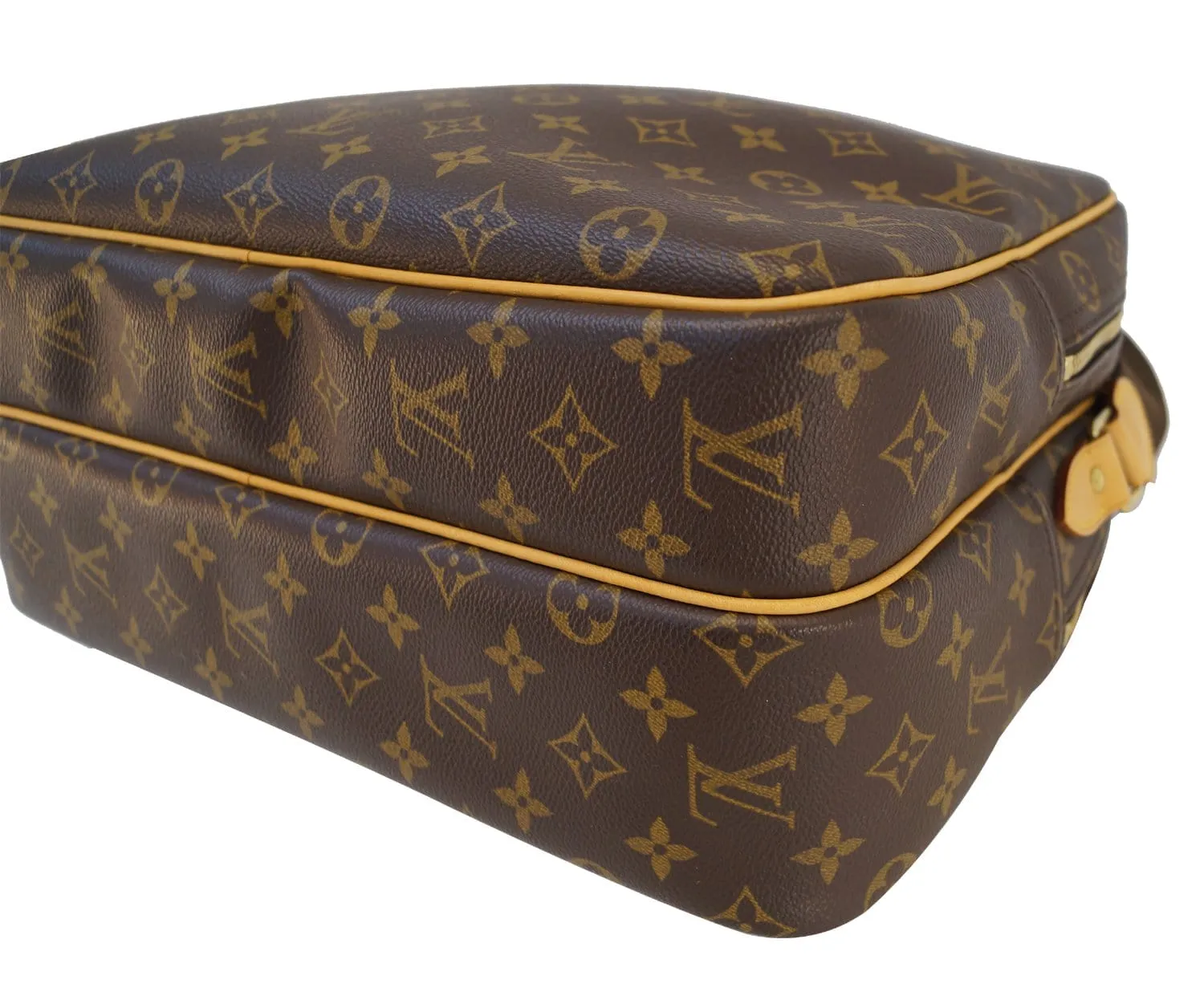 LOUIS VUITTON Monogram Reporter GM Shoulder Bag