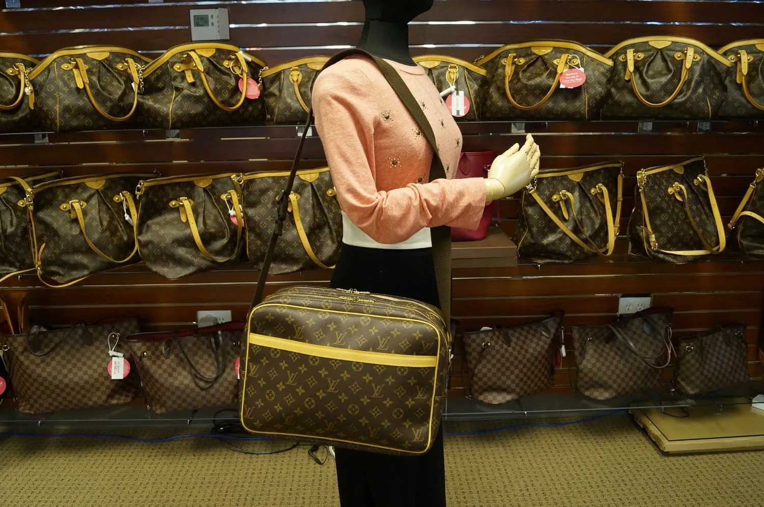 LOUIS VUITTON Monogram Reporter GM Shoulder Bag