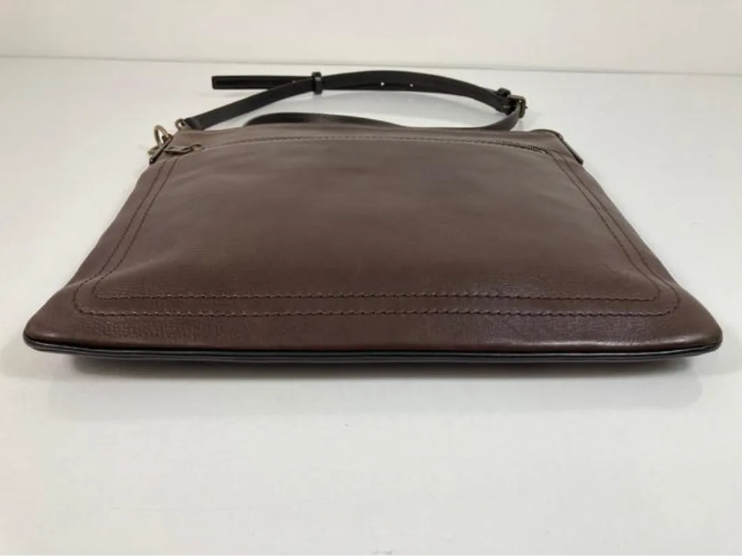 Louis Vuitton Utah Leather Sac Plat in Brown