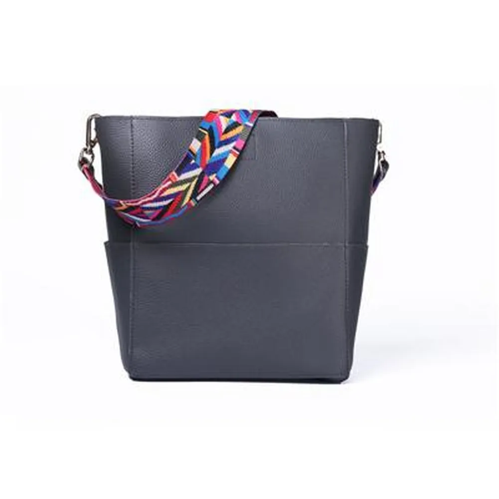 <bold>Bucket  / Shoulder Bag  <br>Vegan-Leather