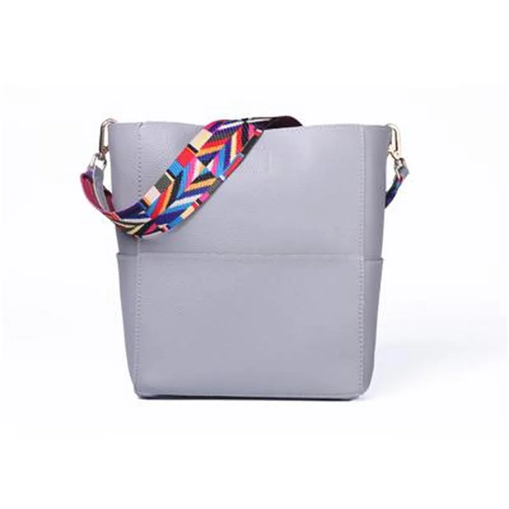 <bold>Bucket  / Shoulder Bag  <br>Vegan-Leather