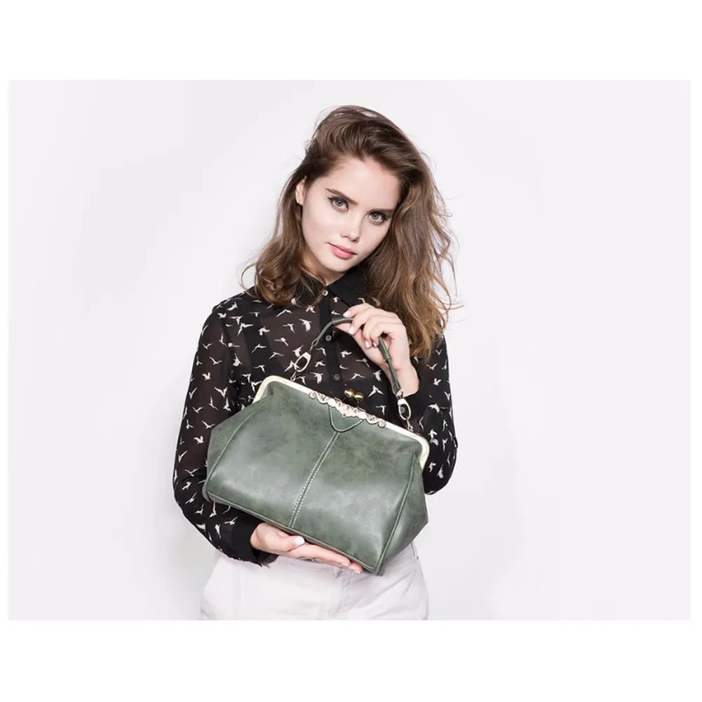 <bold>Messenger / Crossbody Bag  <br>Vegan-Leather