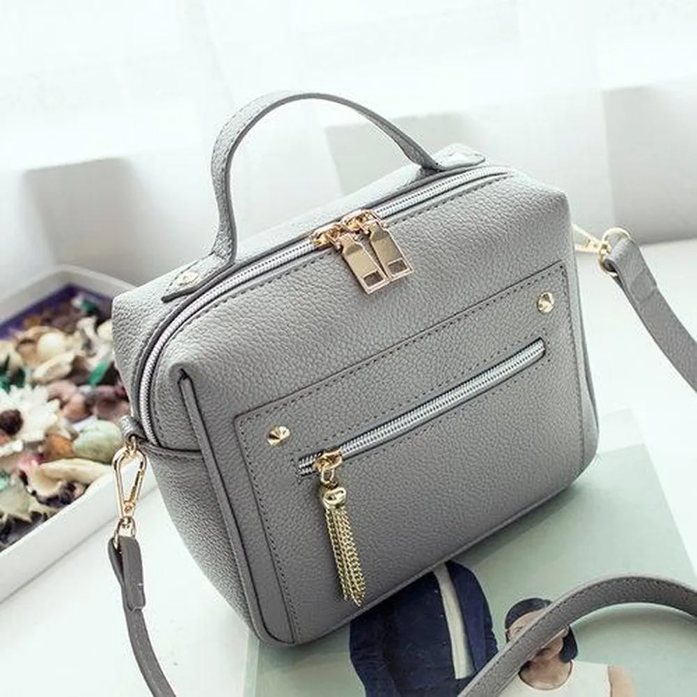 <bold>Messenger / Crossbody Bag  <br>Vegan-Leather