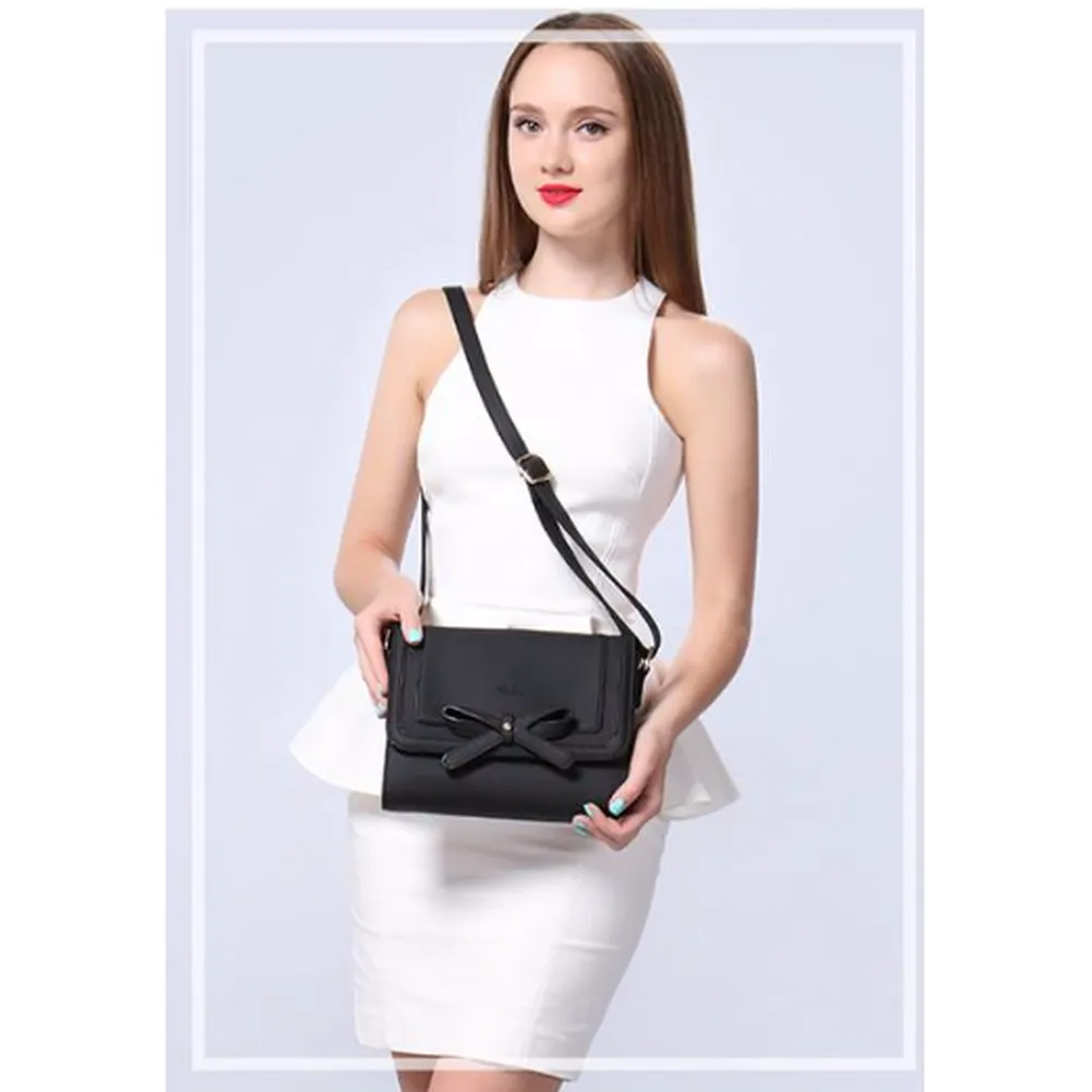 <bold>Messenger  / Shoulder Bag  <br>Vegan-Leather