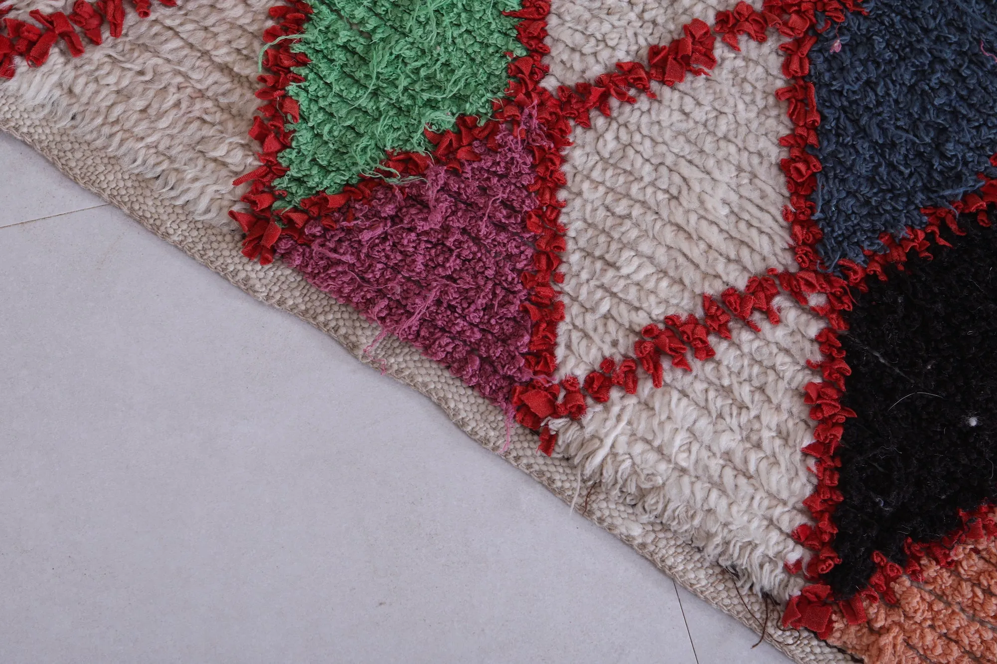 Moroccan Rug – Vibrant Diamond Pattern 3.8 x 5.8 FT