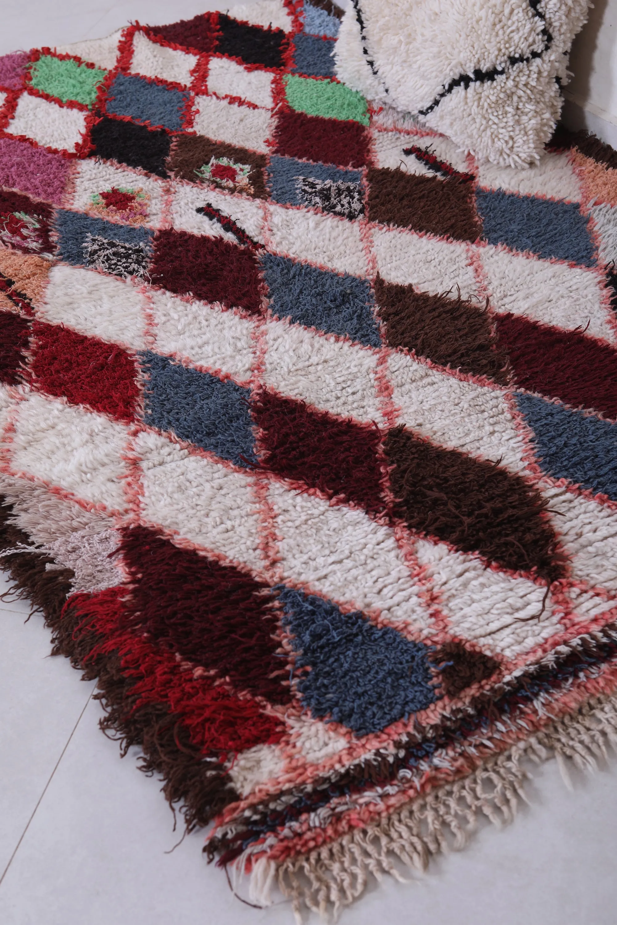 Moroccan Rug – Vibrant Diamond Pattern 3.8 x 5.8 FT