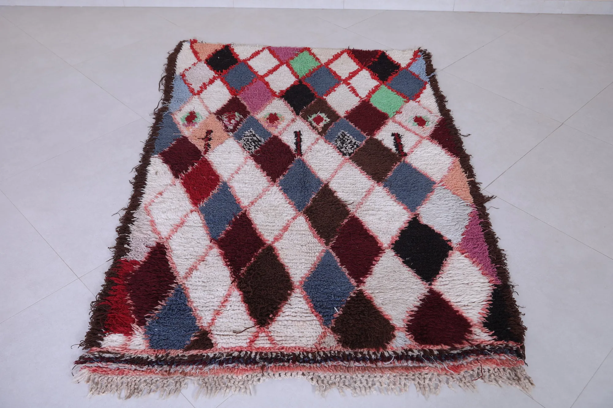 Moroccan Rug – Vibrant Diamond Pattern 3.8 x 5.8 FT