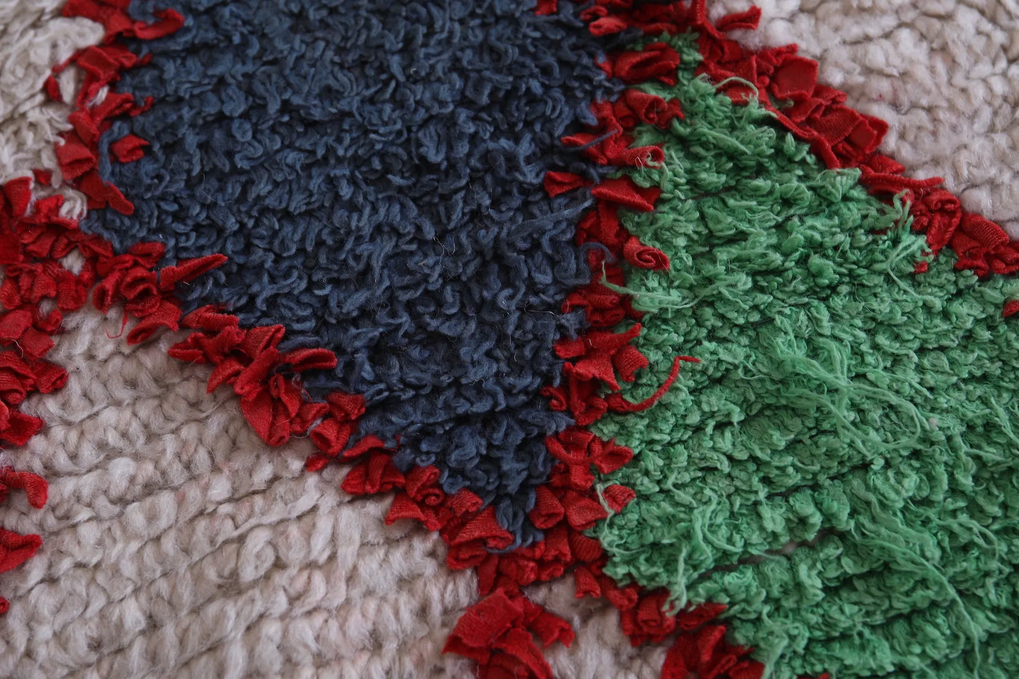 Moroccan Rug – Vibrant Diamond Pattern 3.8 x 5.8 FT